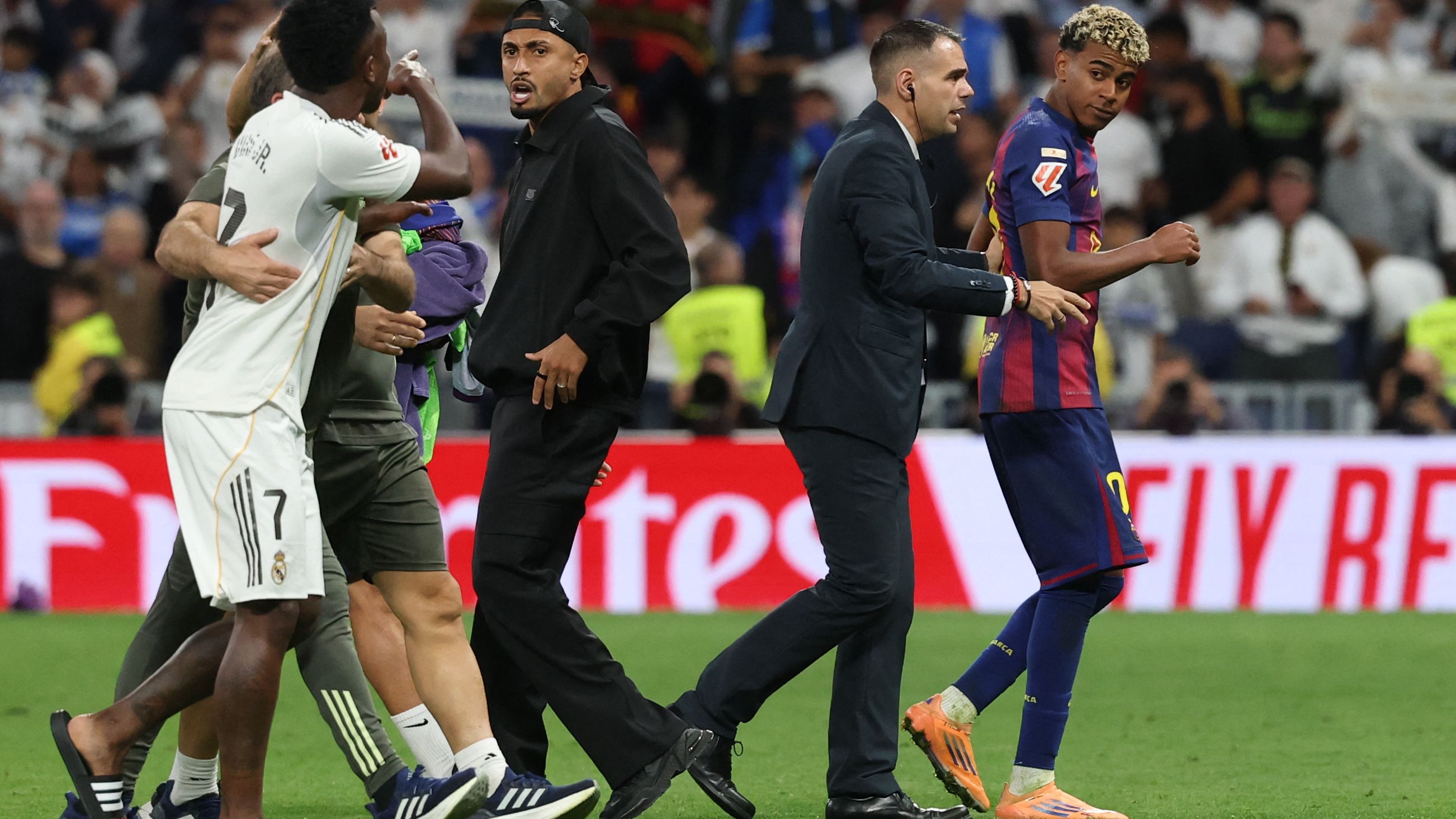 TOPSHOT-FBL-ESP-LIGA-REAL MADRID-BARCELONA