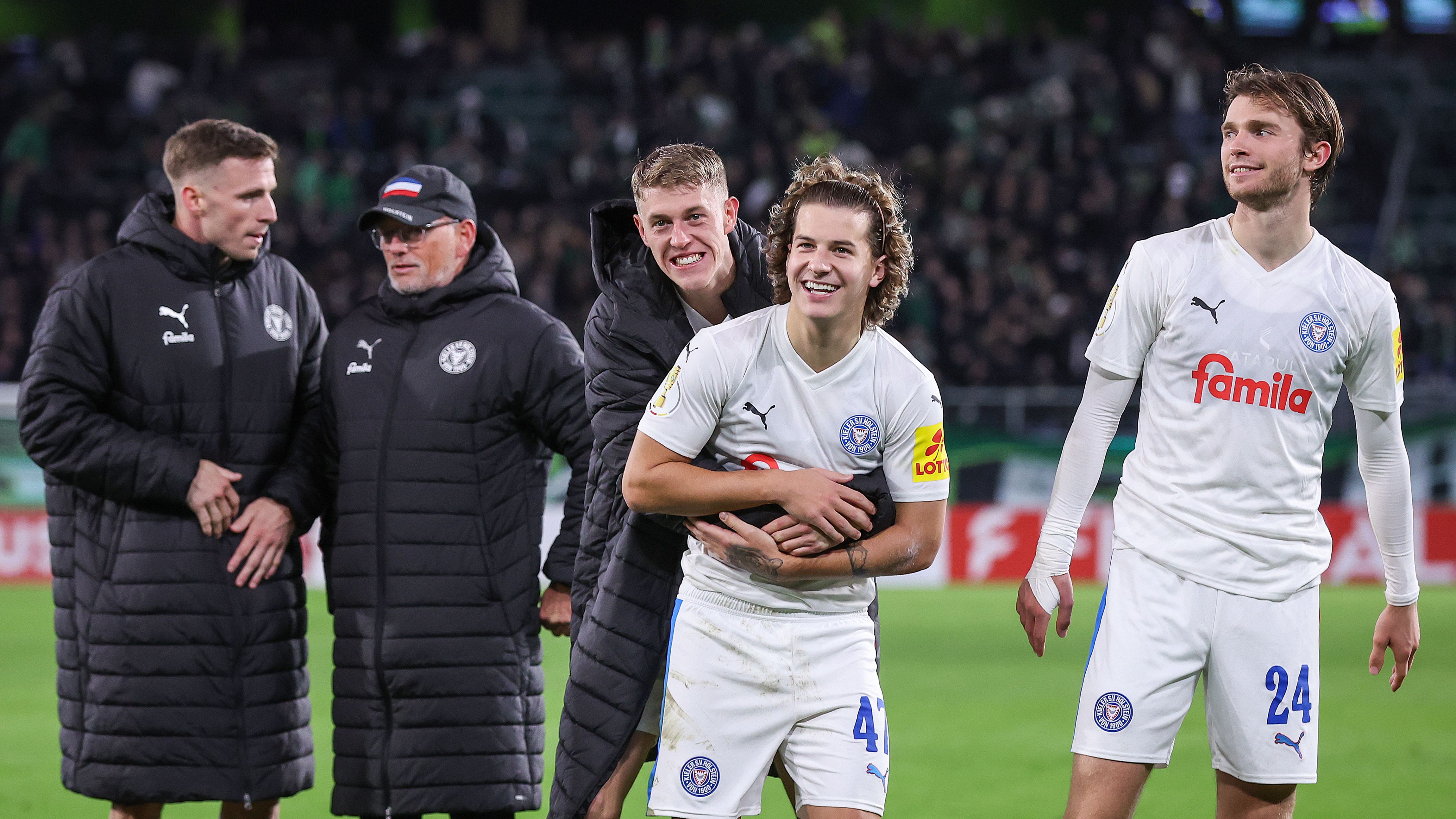 VfL Wolfsburg v Holstein Kiel - DFB Cup: Round Two