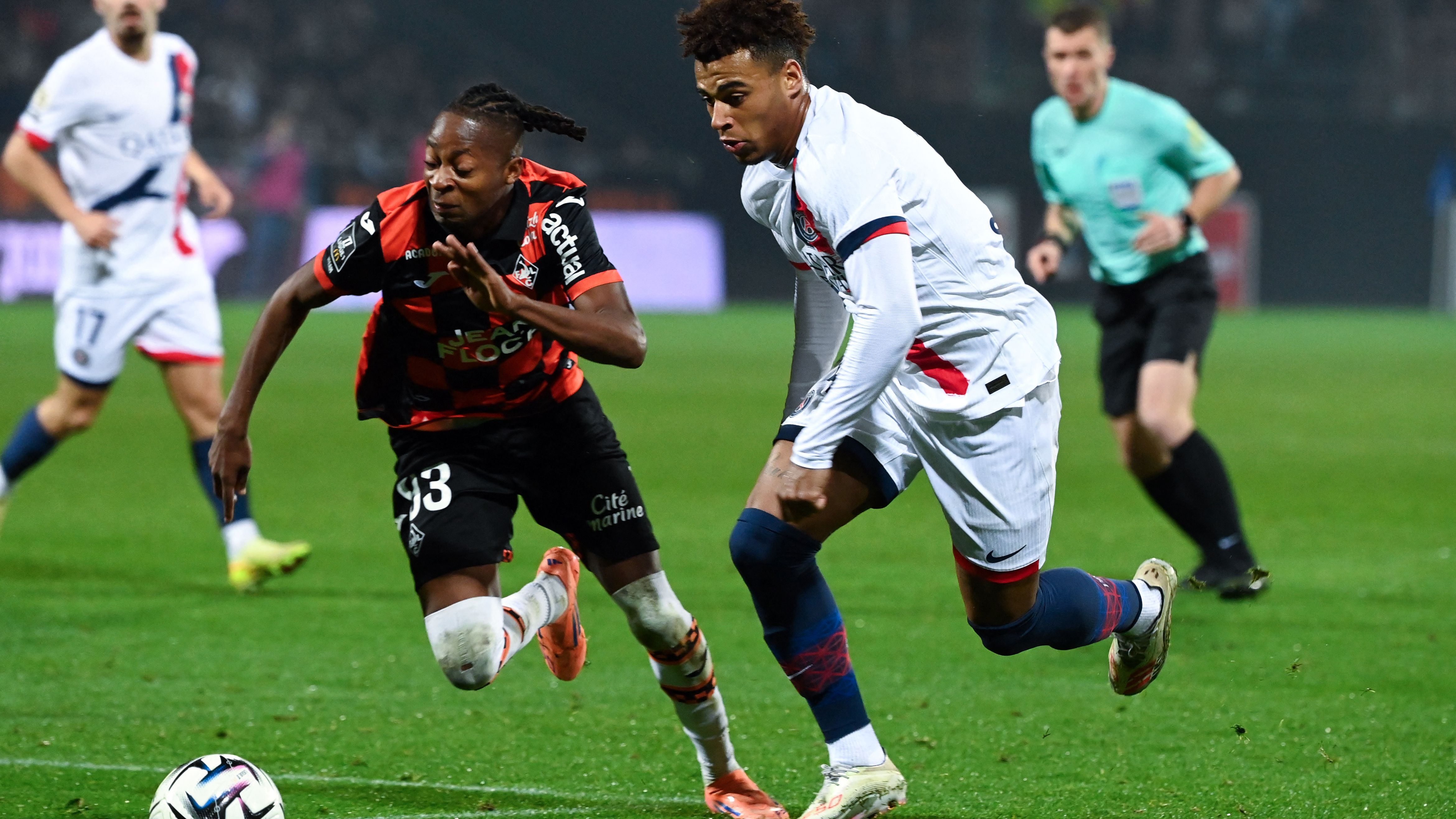 FBL-FRA-LIGUE1-LORIENT-PSG
