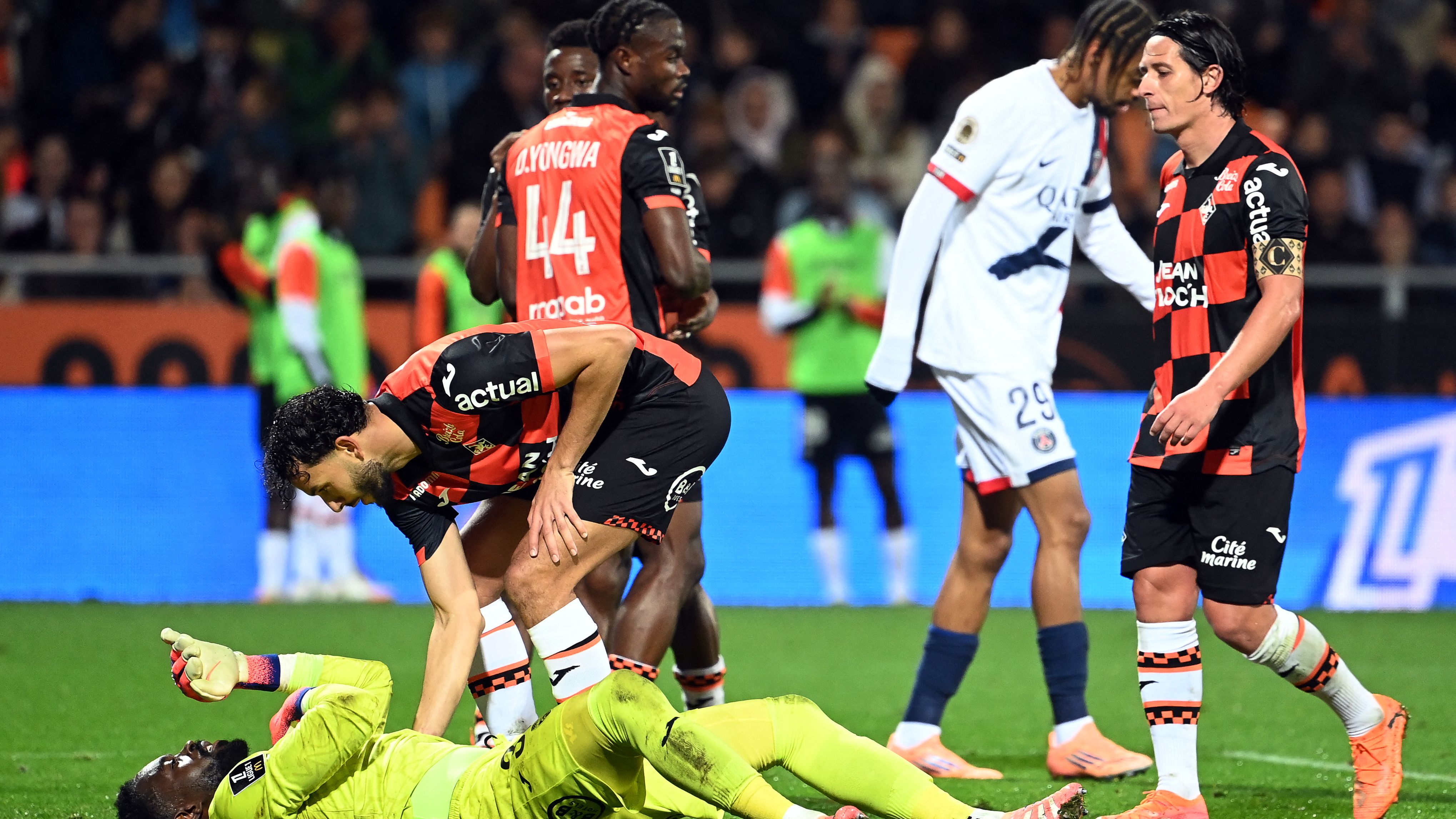 FBL-FRA-LIGUE1-LORIENT-PSG