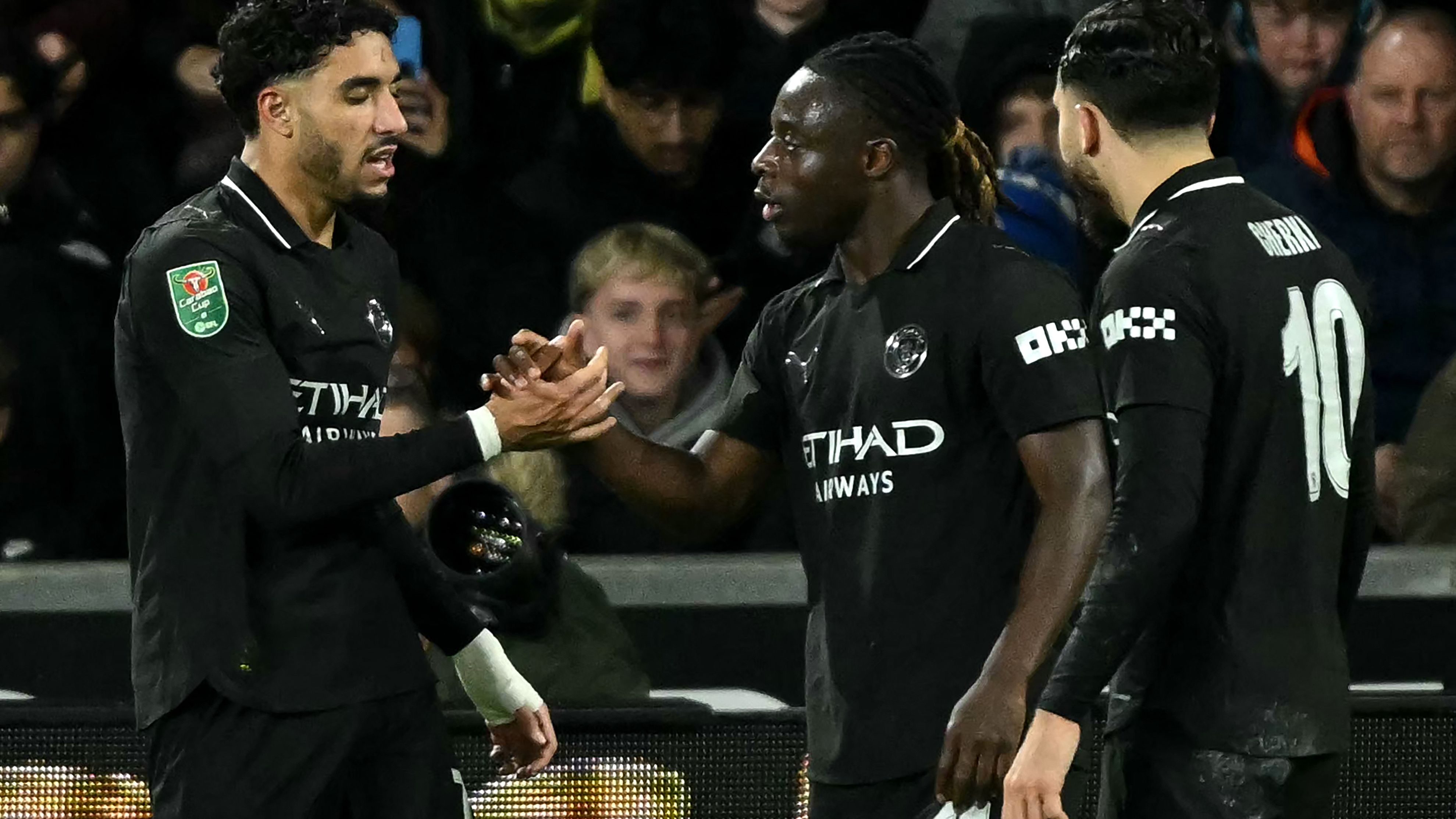 FBL-ENG-LCUP-SWANSEA-MAN CITY