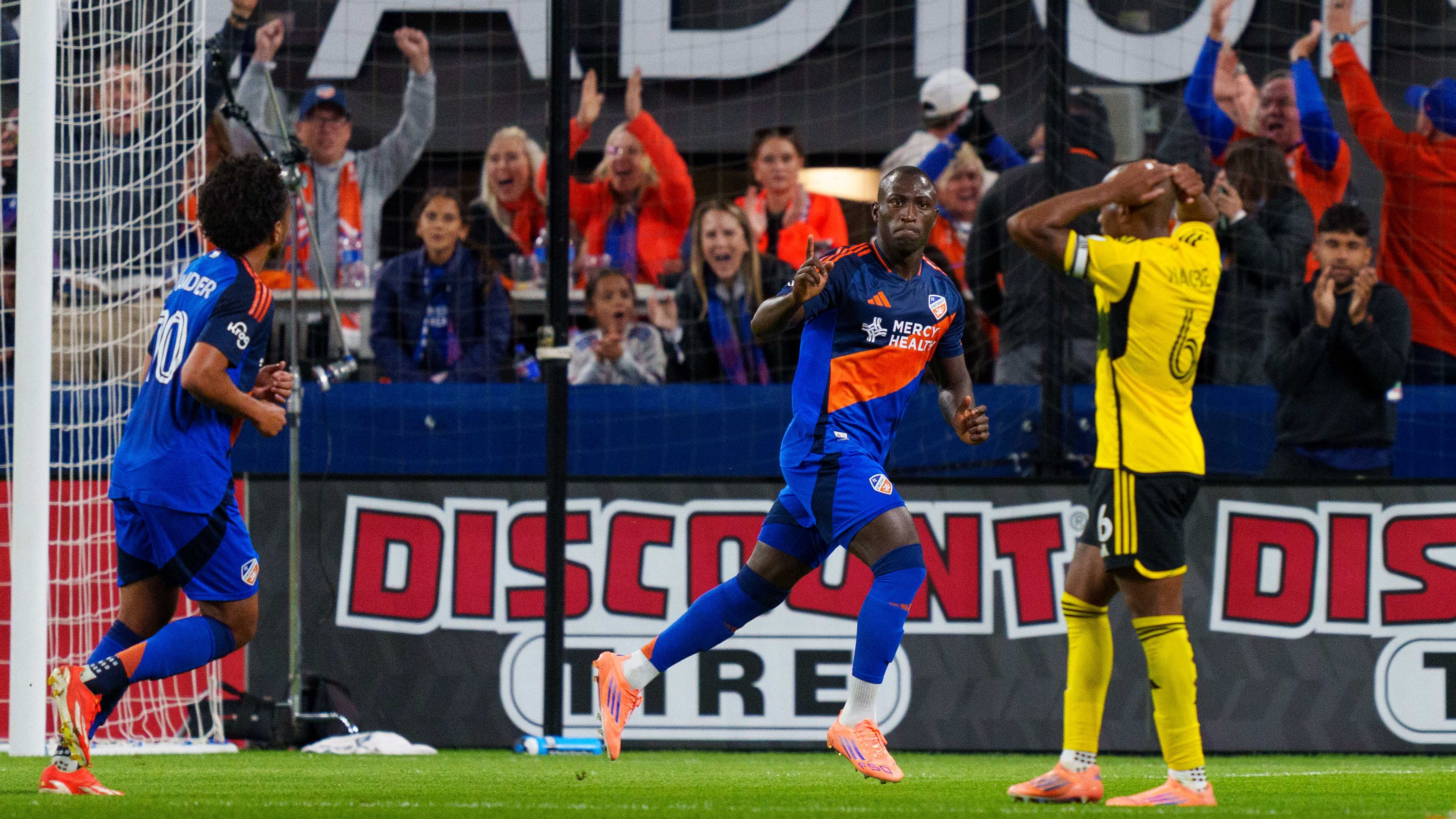 FC Cincinnati v Columbus Crew - 2025 MLS Cup Playoffs