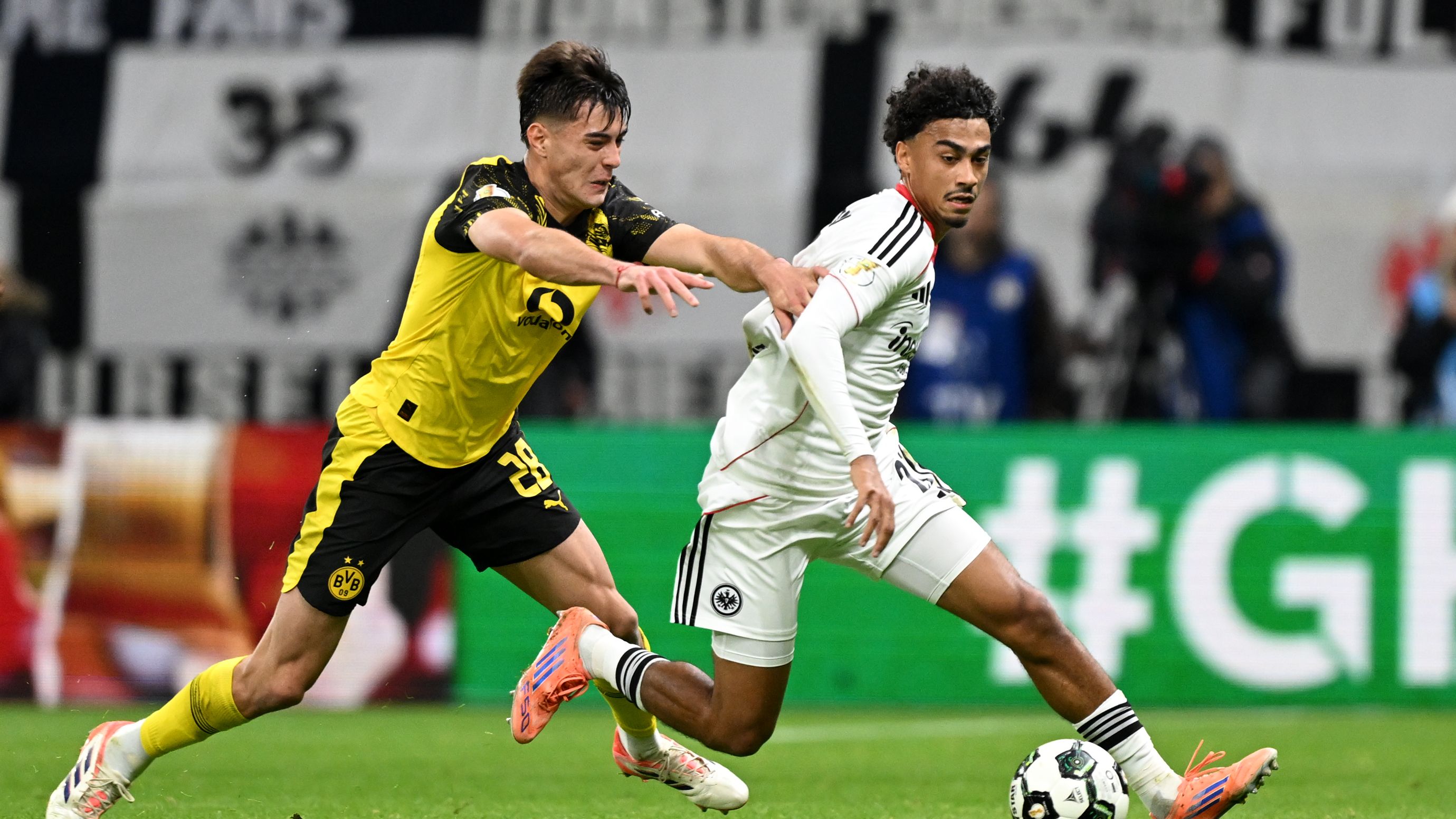 Eintracht Frankfurt v Borussia Dortmund - DFB Cup: Round Two