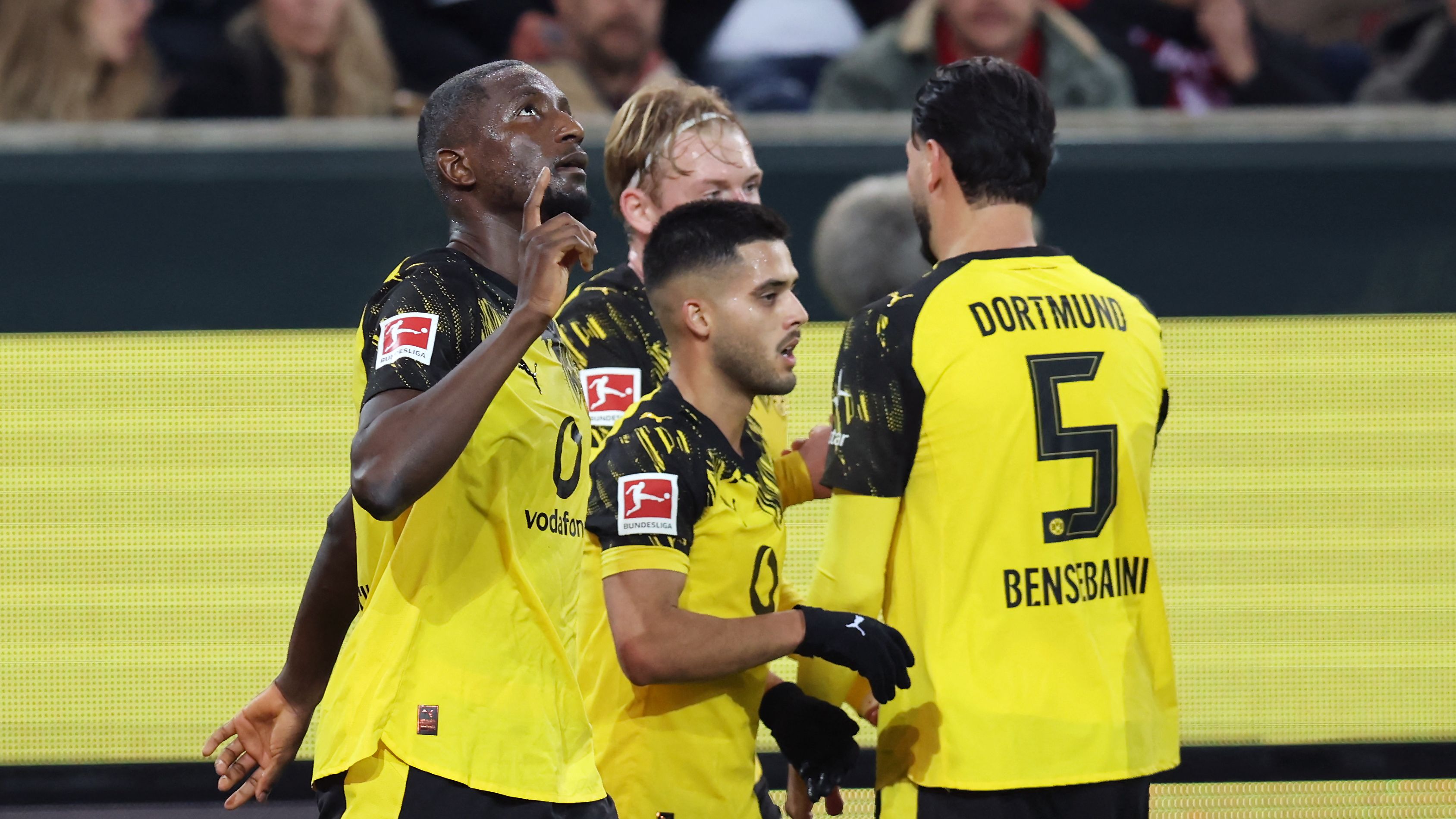 FBL-GER-BUNDESLIGA-AUGSBURG-DORTMUND