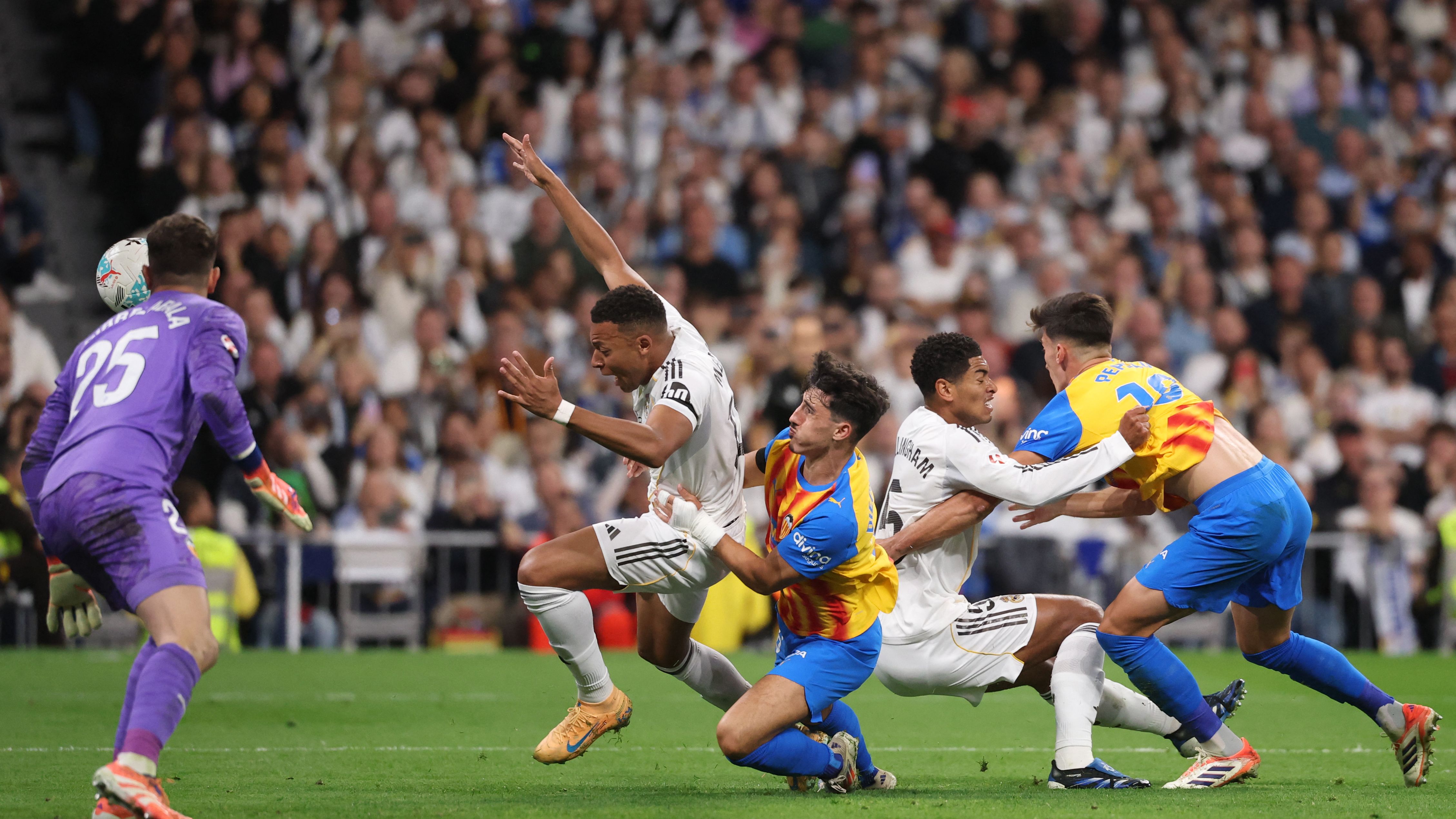 FBL-ESP-LIGA-REAL MADRID-VALENCIA