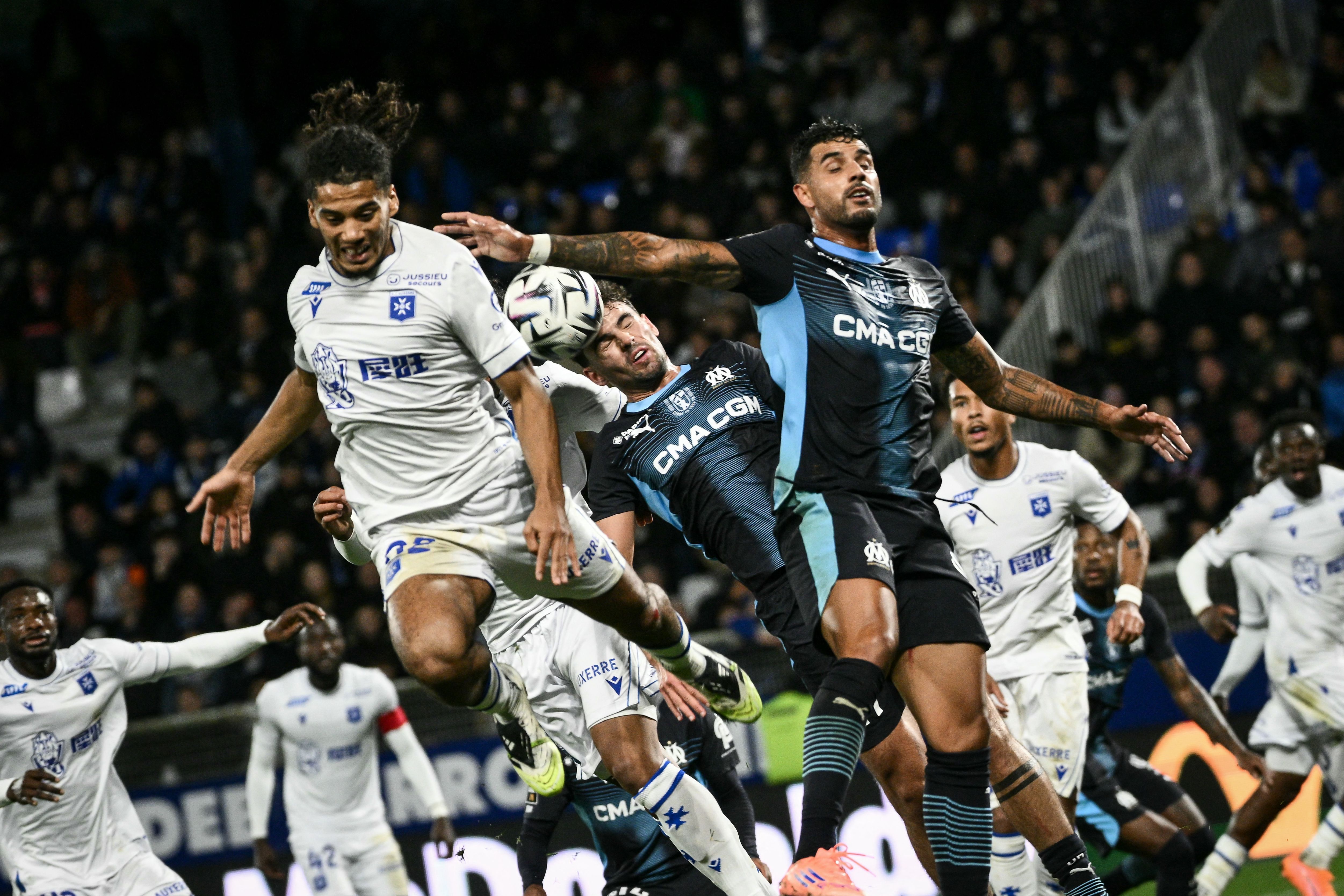 La colère de Christophe Pélissier après la défaite de l'AJA contre l'OM