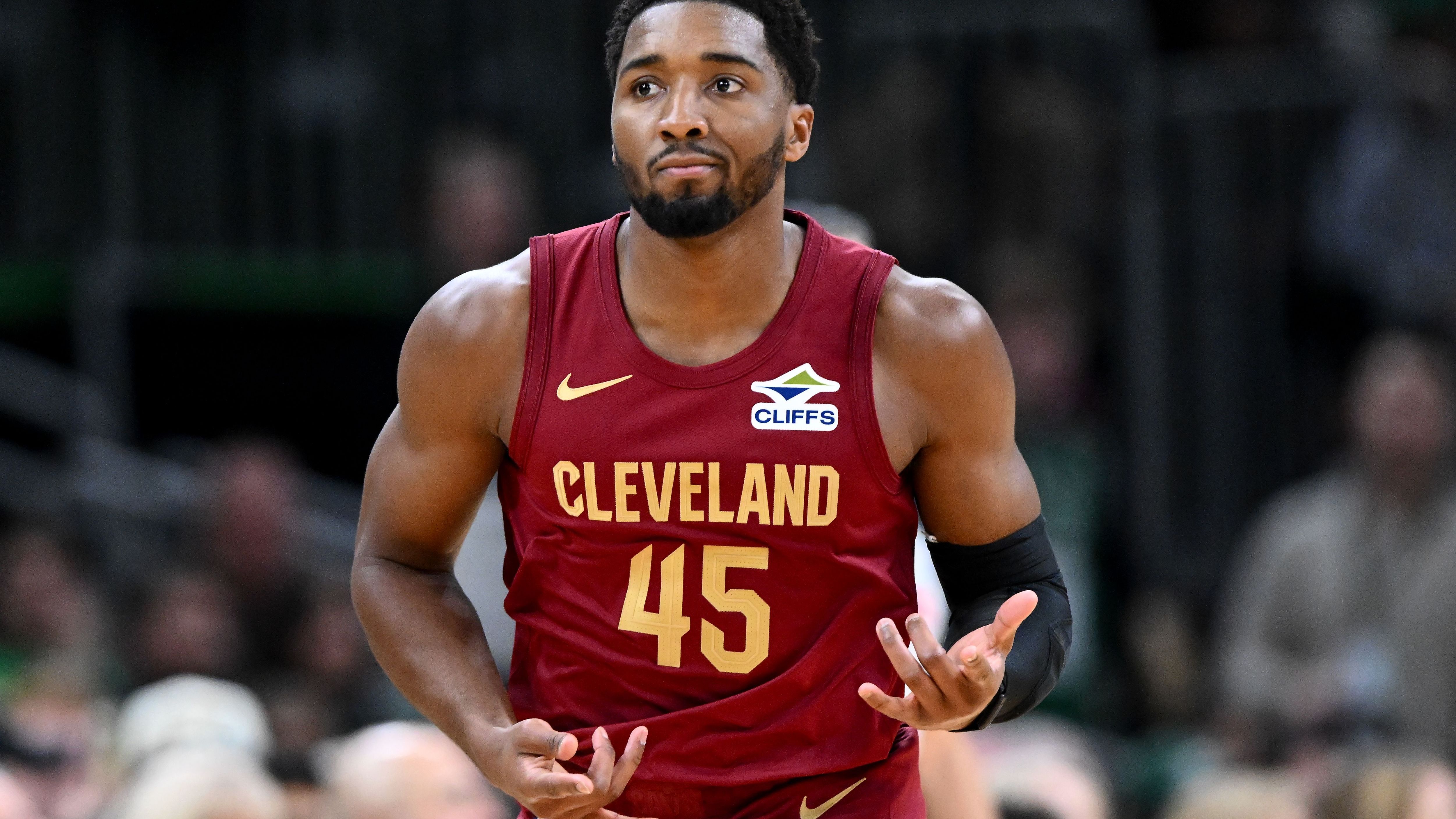 Cleveland Cavaliers v Boston Celtics