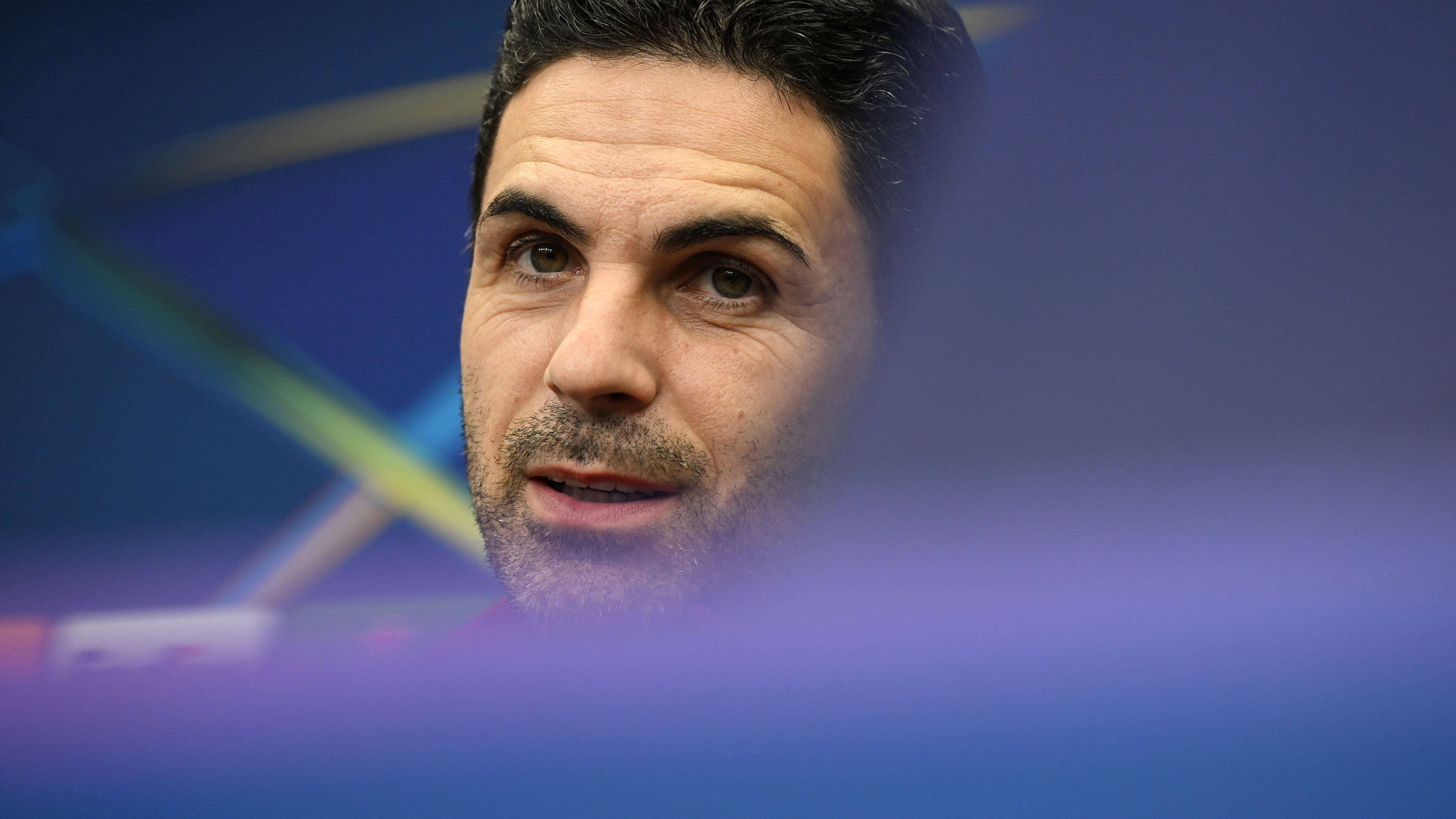 FBL-EUR-C1-ARSENAL-PRESSER