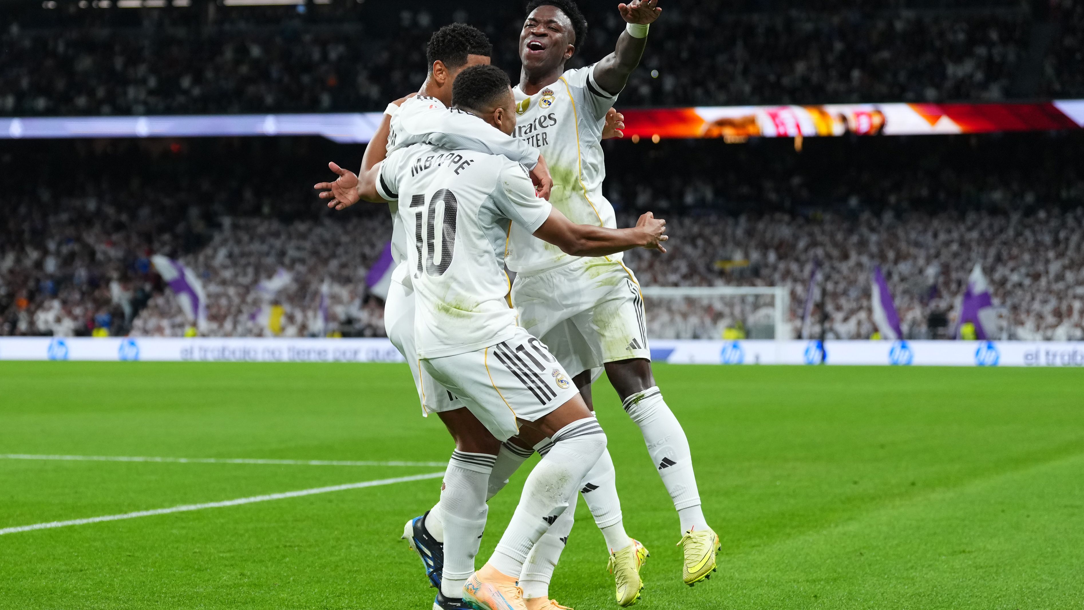 Real Madrid CF v Valencia CF - LaLiga EA Sports