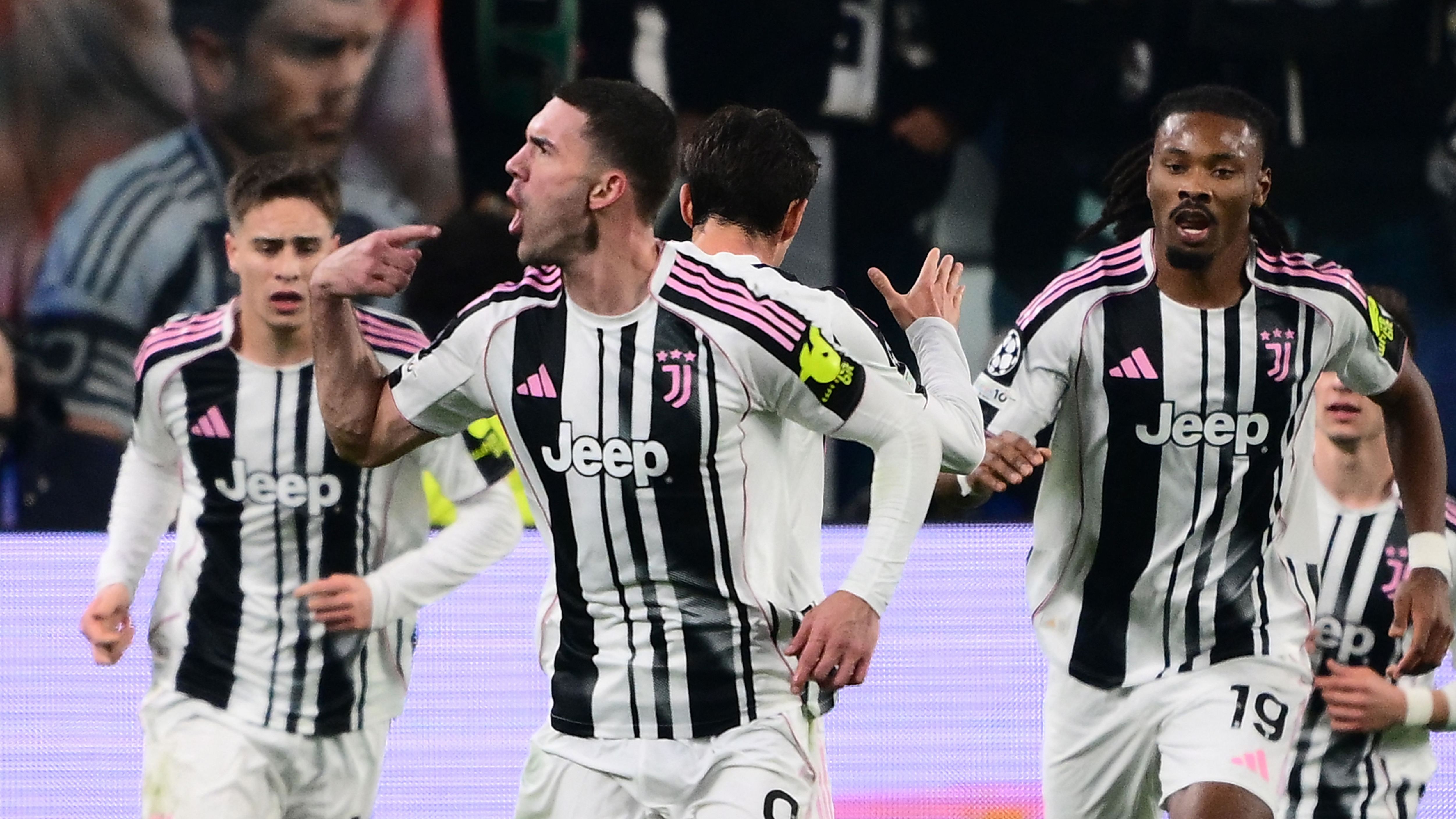 TOPSHOT-FBL-EUR-C1-JUVENTUS-SPORTING CP