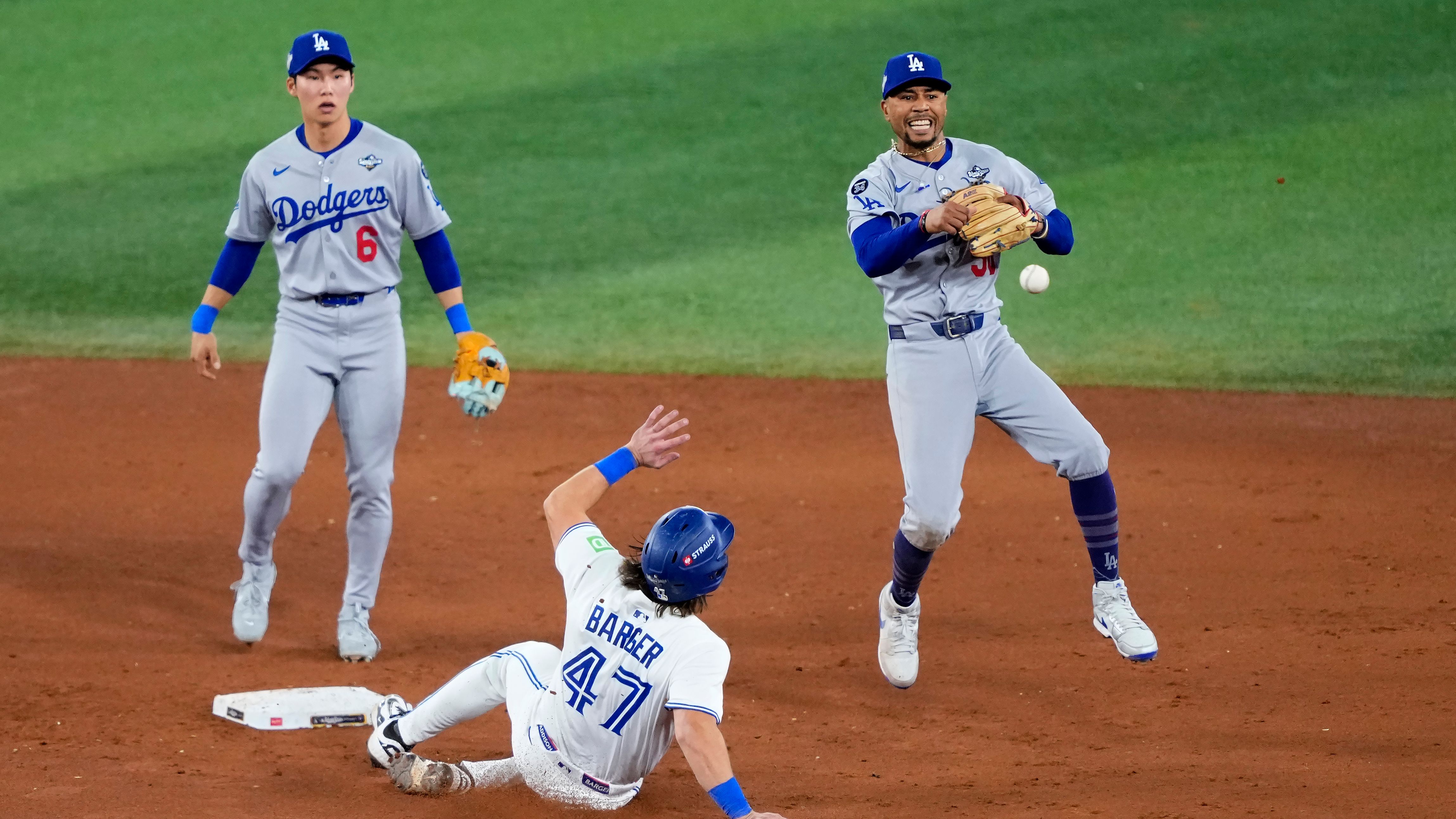 World Series - Los Angeles Dodgers v Toronto Blue Jays - Game Seven