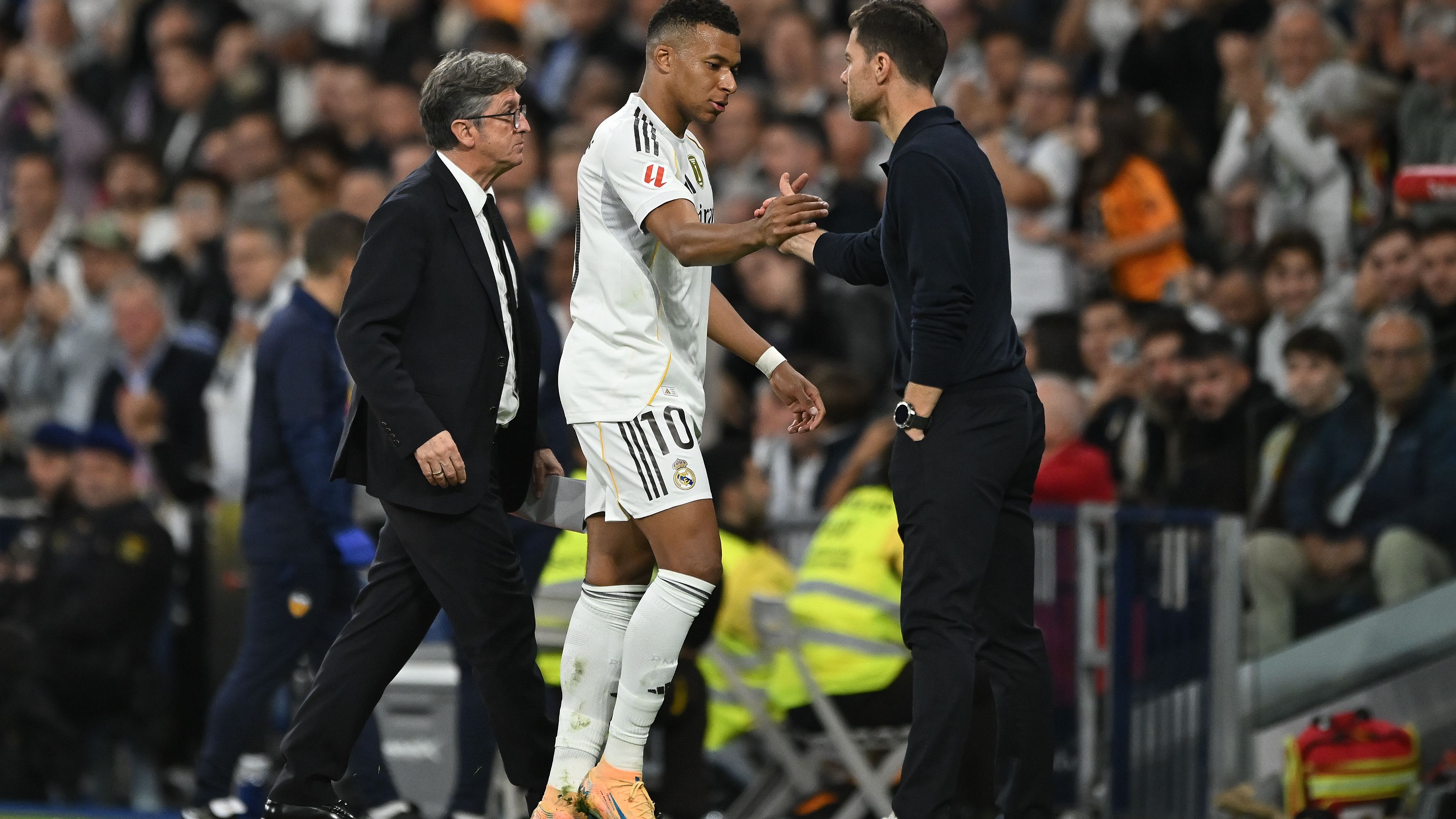 Real Madrid CF v Valencia CF - LaLiga EA Sports