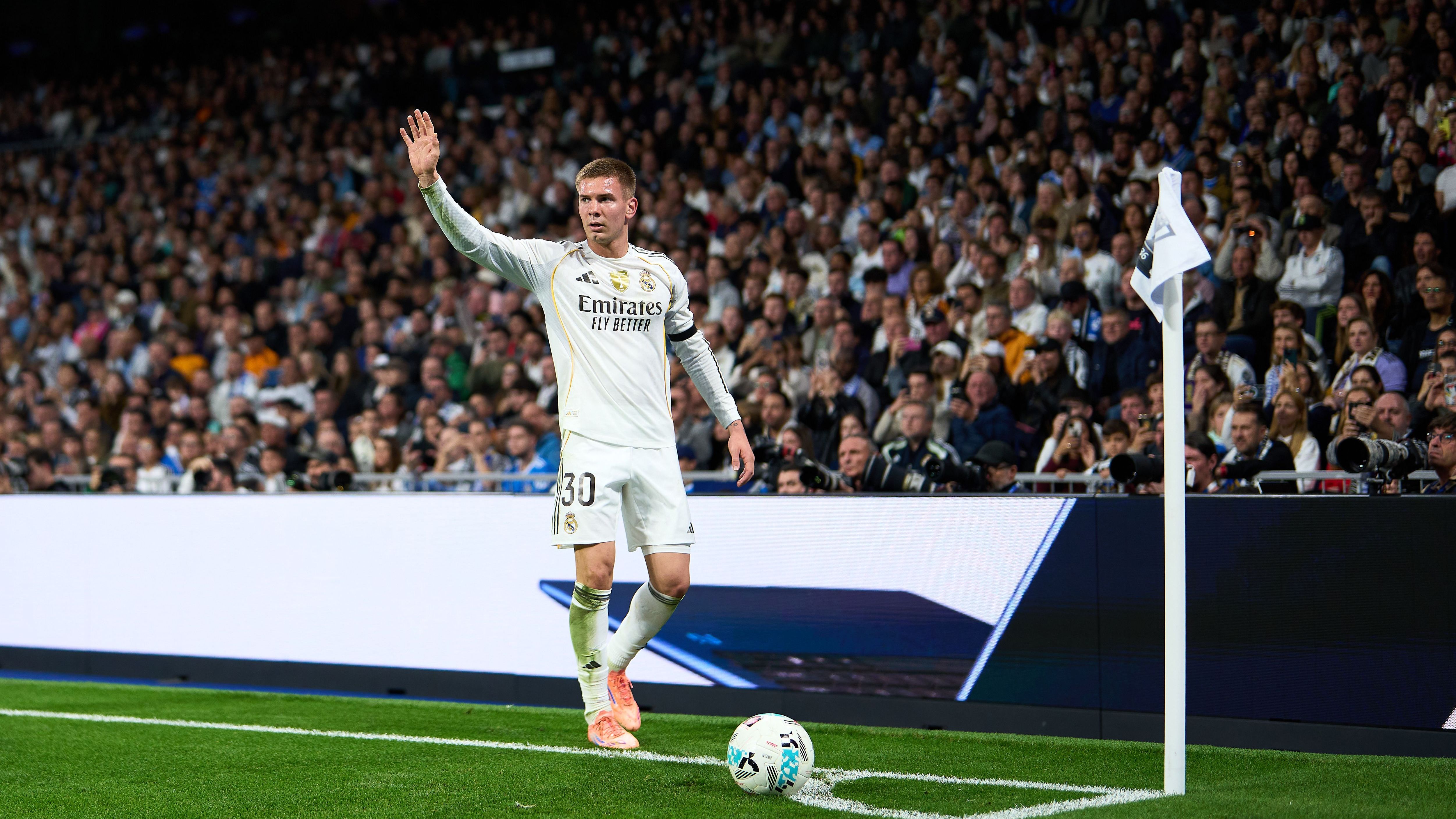 Real Madrid CF v Valencia CF - LaLiga EA Sports