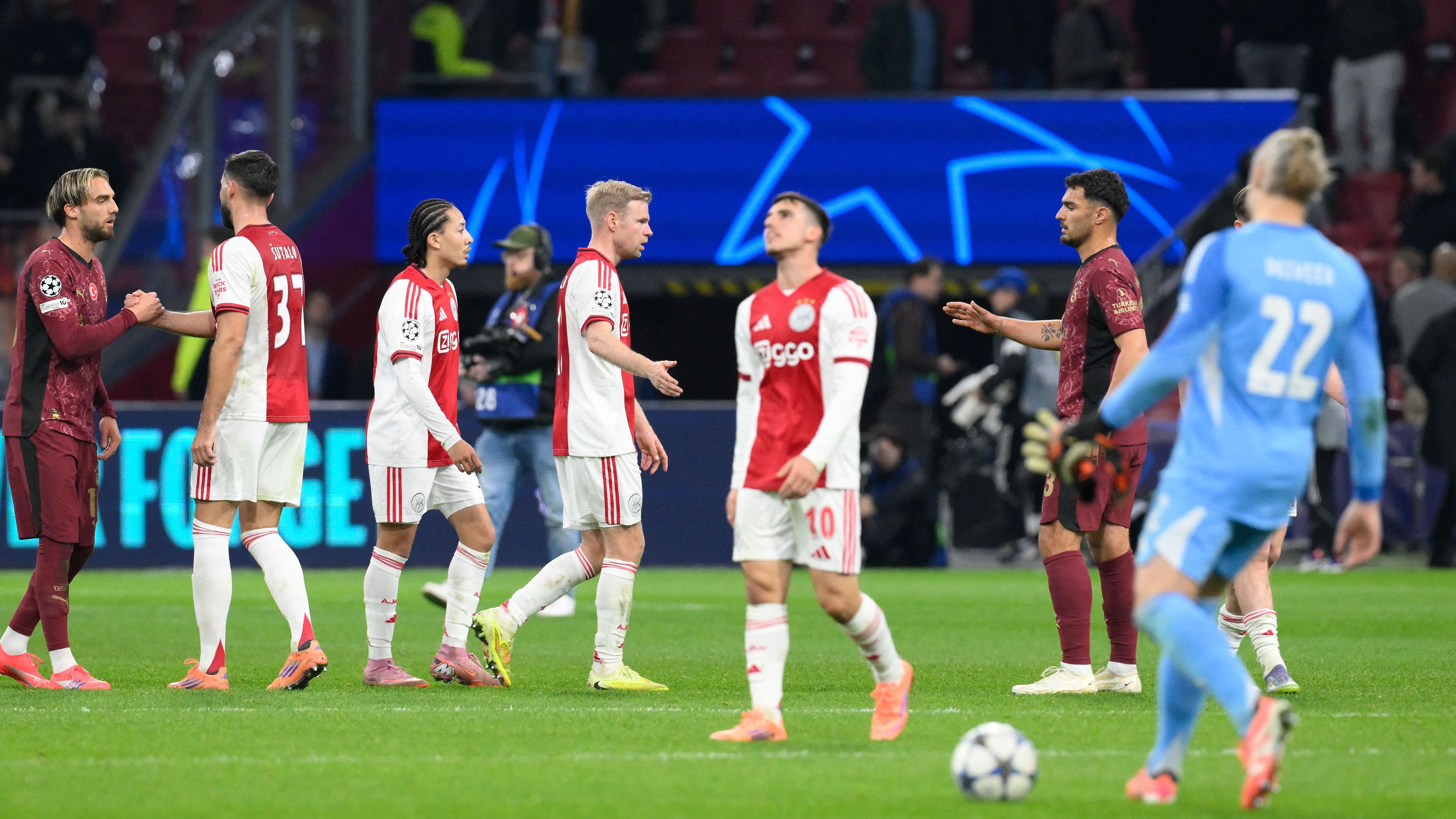 FBL-EUR-C1-AJAX-GALATASARAY