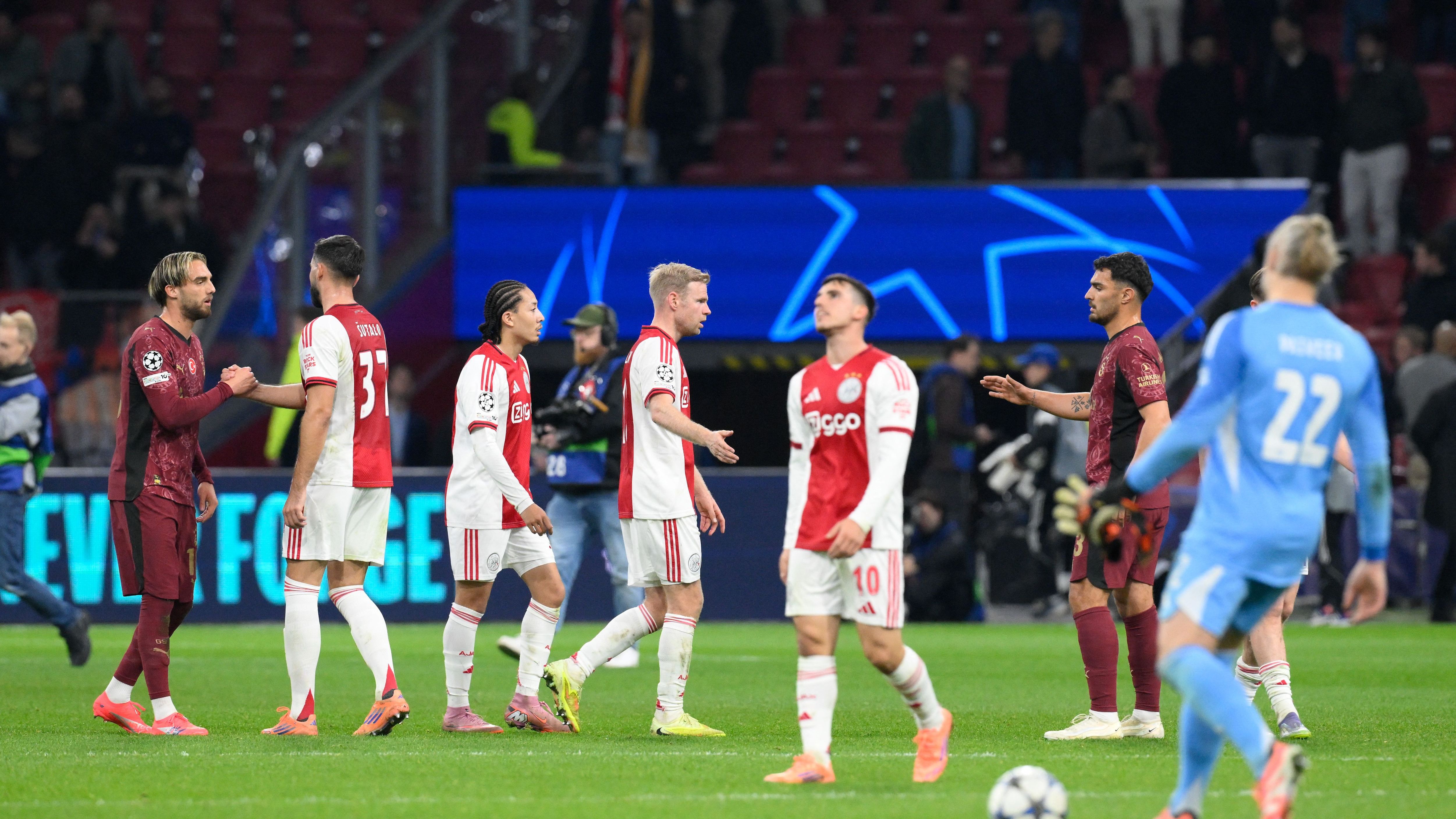 FBL-EUR-C1-AJAX-GALATASARAY