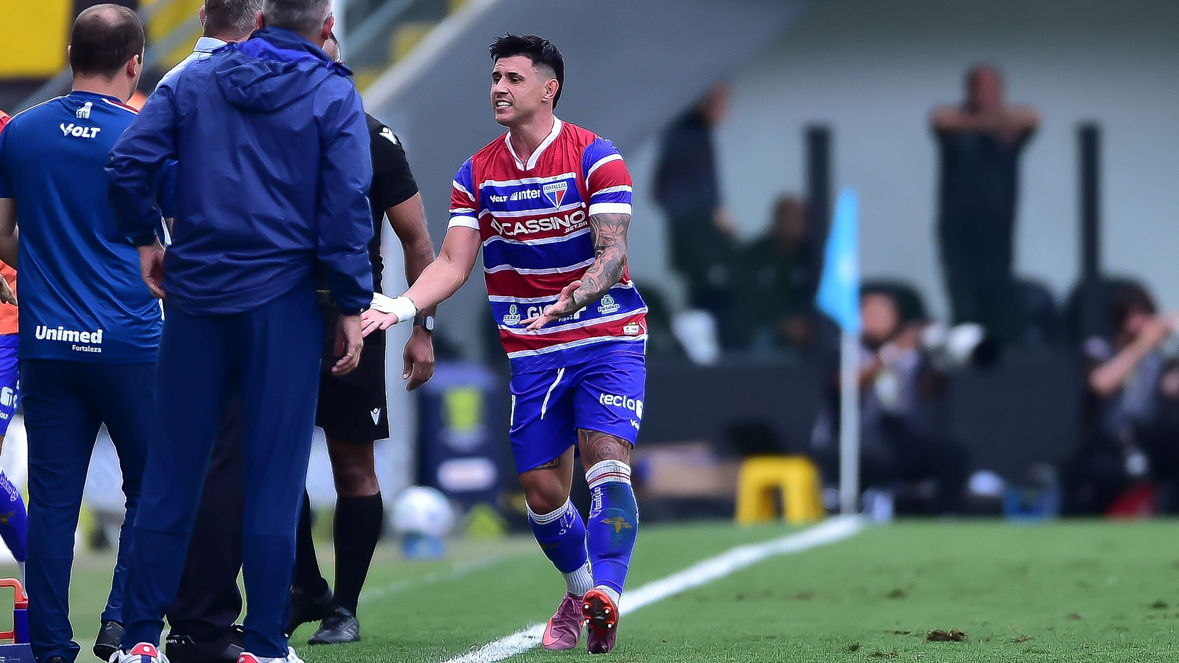 Santos v Fortaleza - Brasileirao 2025