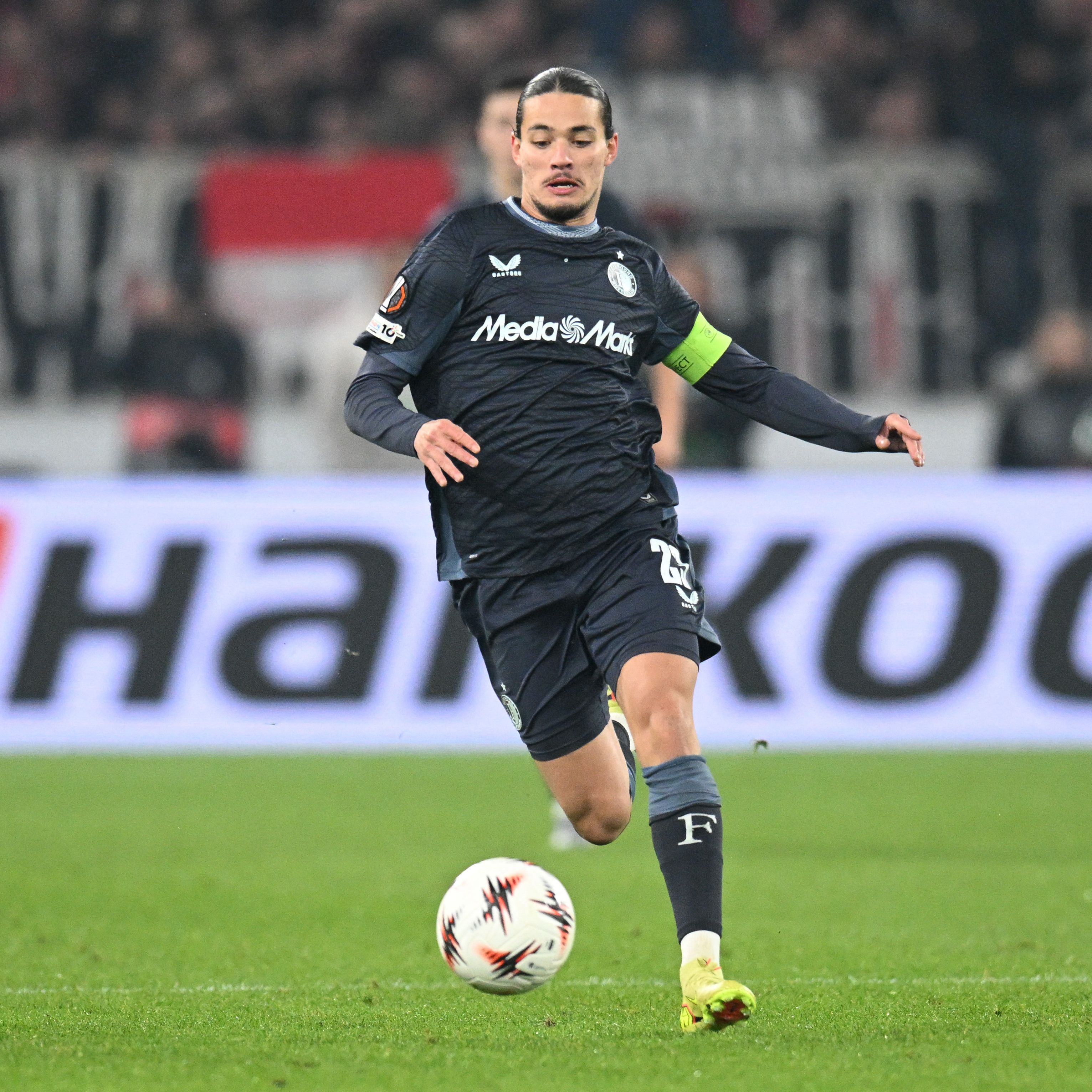 FBL-EUR-C3-STUTTGART-FEYENOORD