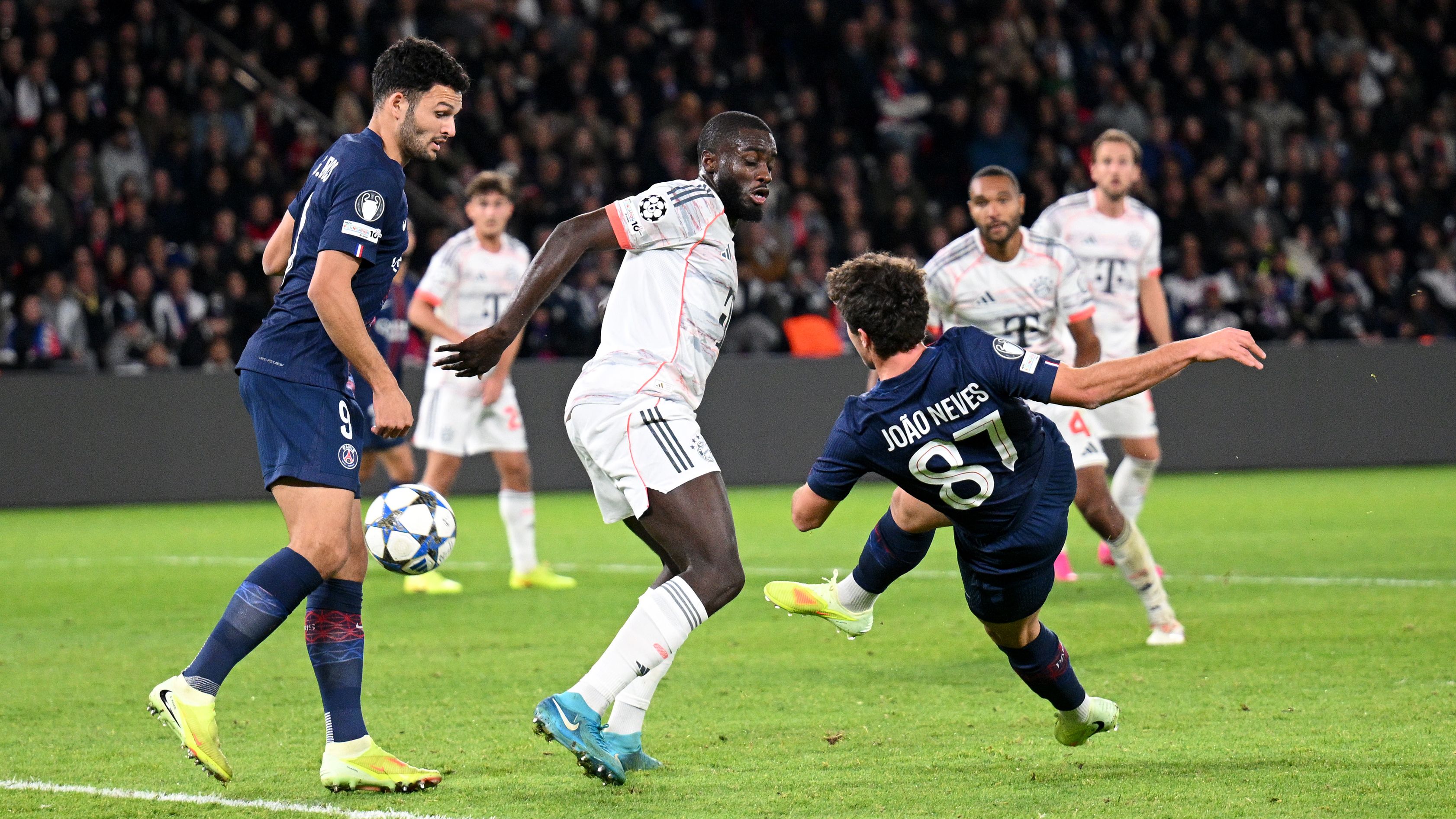 Paris Saint-Germain v FC Bayern München - UEFA Champions League 2025/26 League Phase MD4