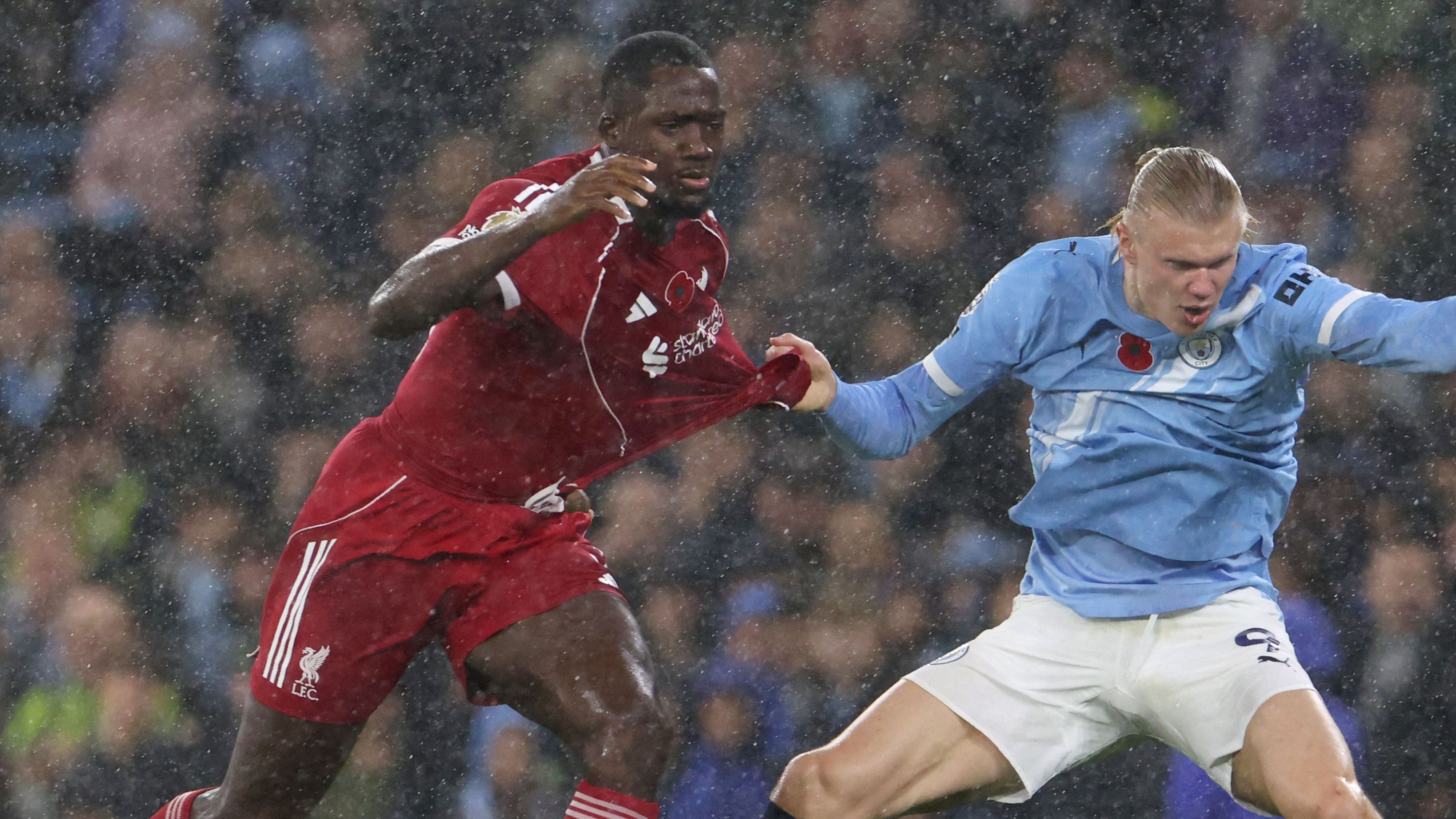 TOPSHOT-FBL-ENG-PR-MAN CITY-LIVERPOOL