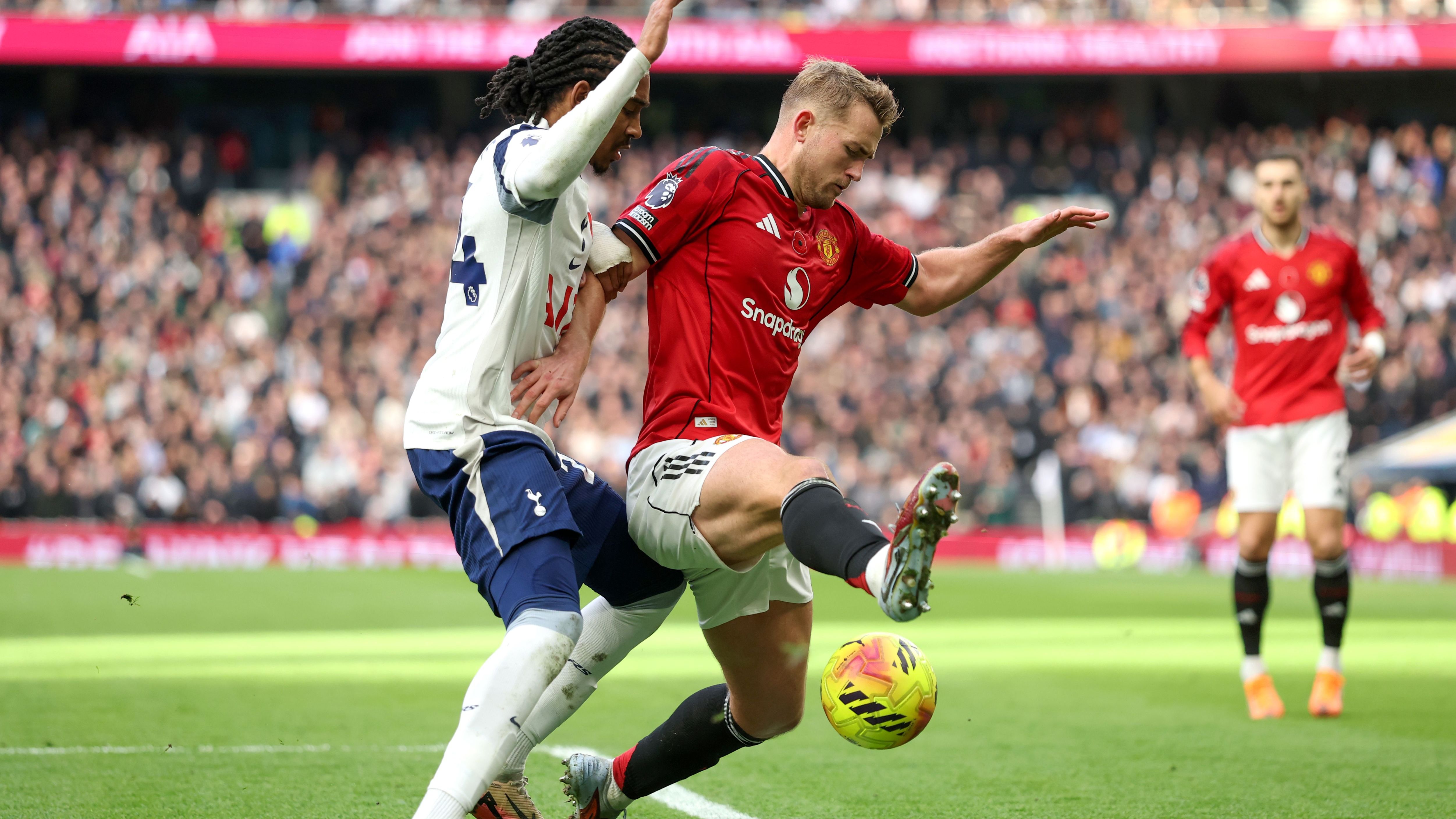 Tottenham Hotspur v Manchester United - Premier League