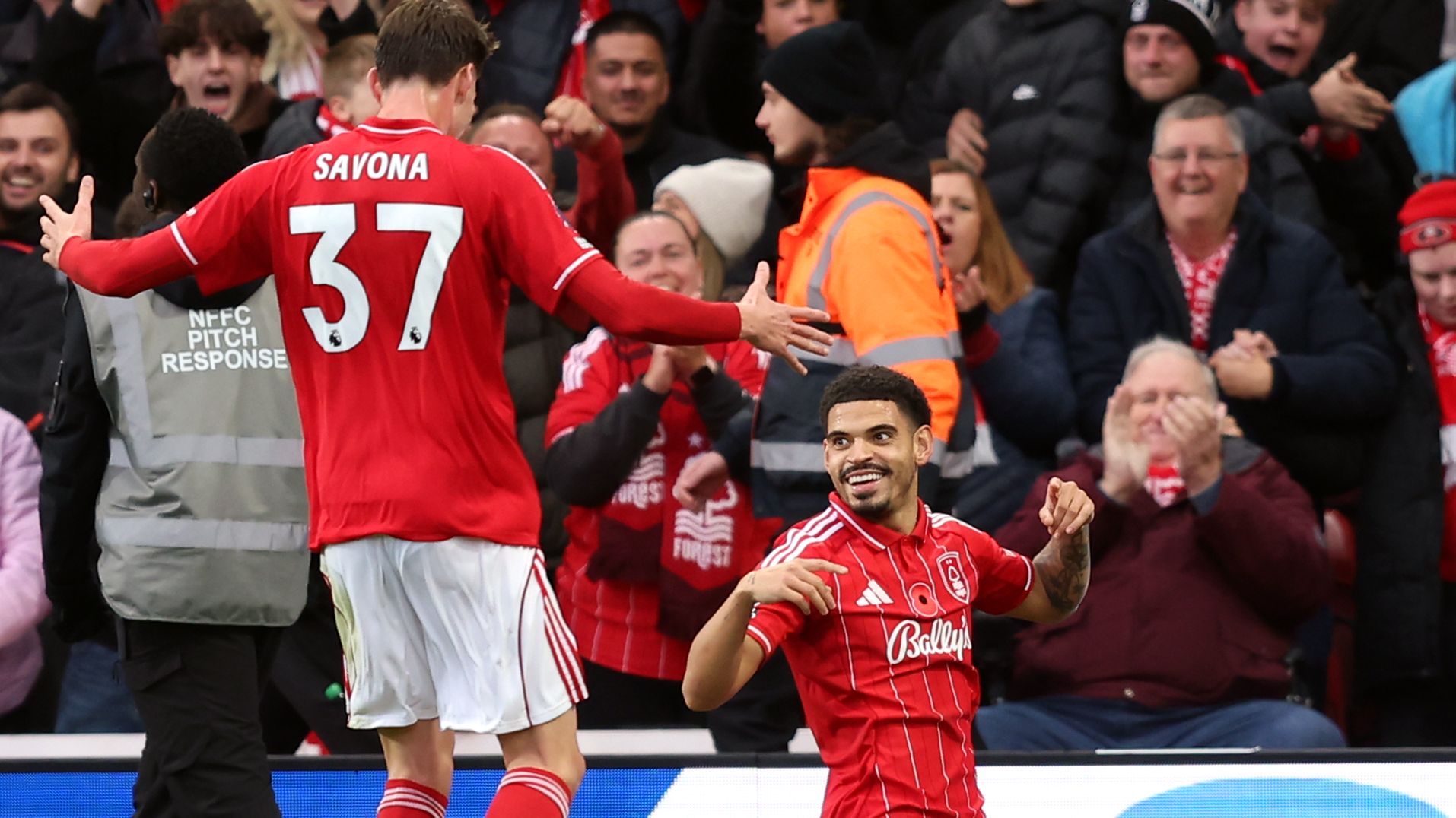 Nottingham Forest v Leeds United - Premier League