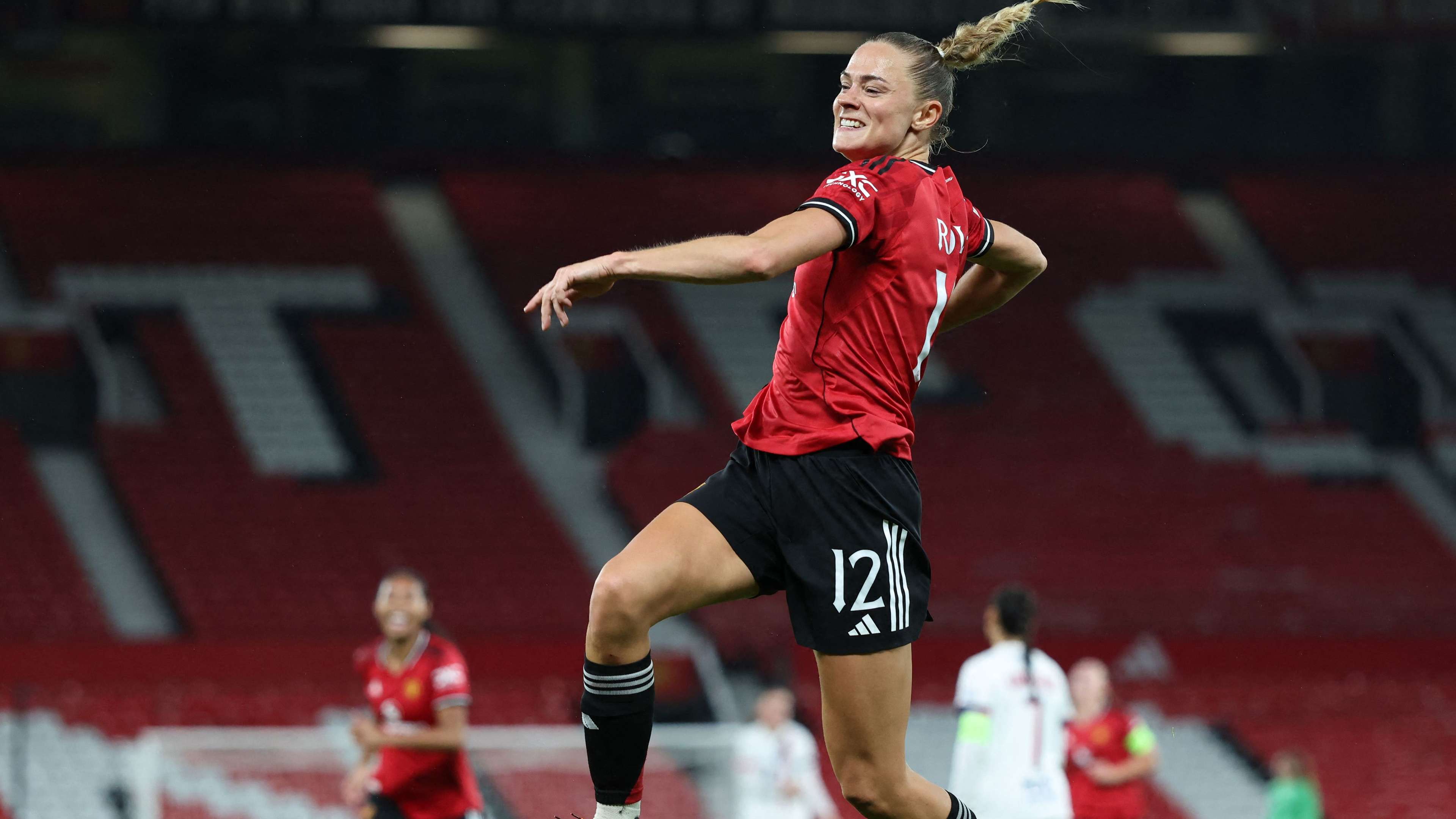 FBL-EUR-C1-WOMEN-PSG-MAN UTD