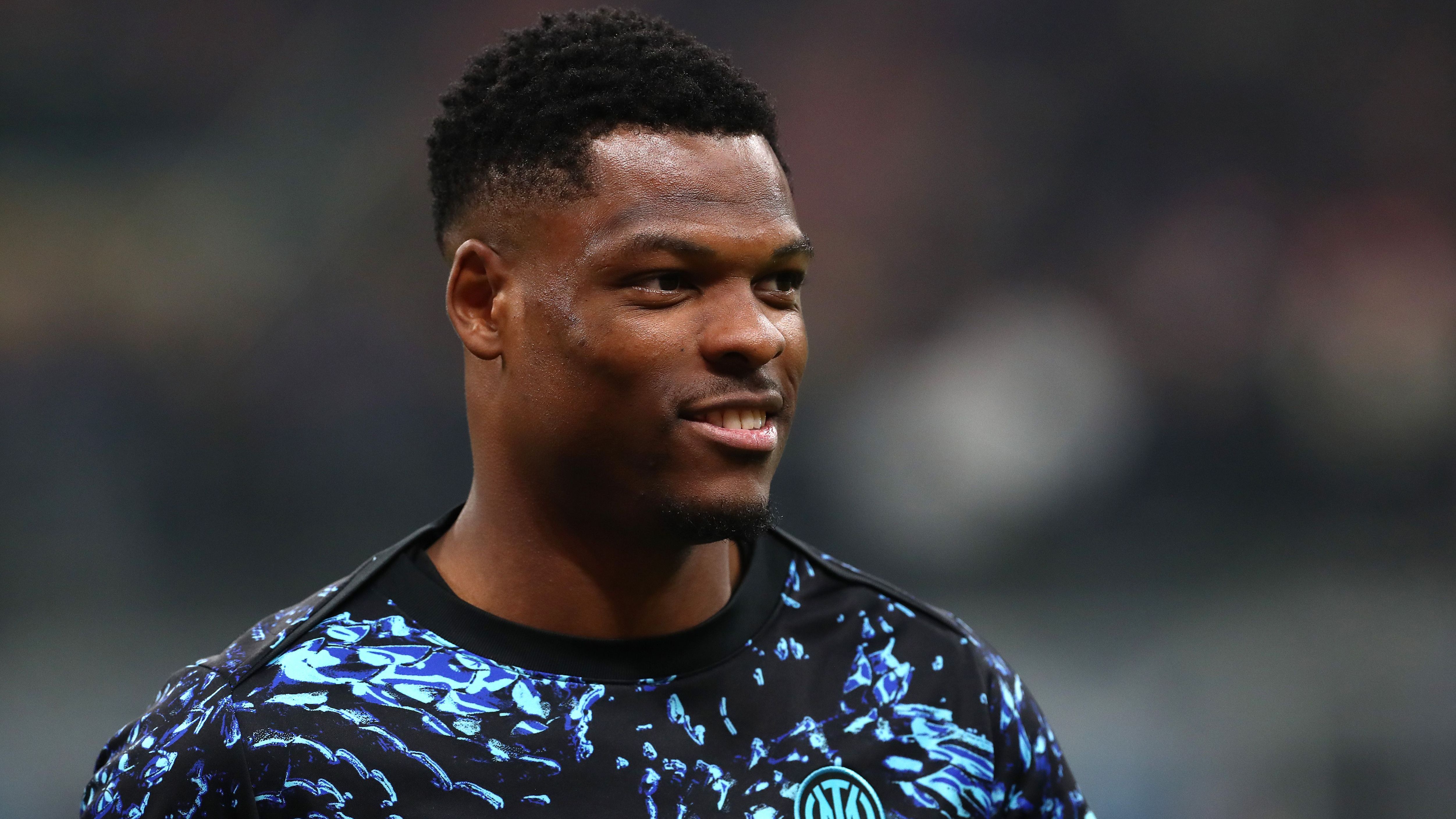 Barcelona and Man City on alert as Denzel Dumfries' bargain release clause kicks in again after ditching Jorge Mendes as his agent | Goal.com UK