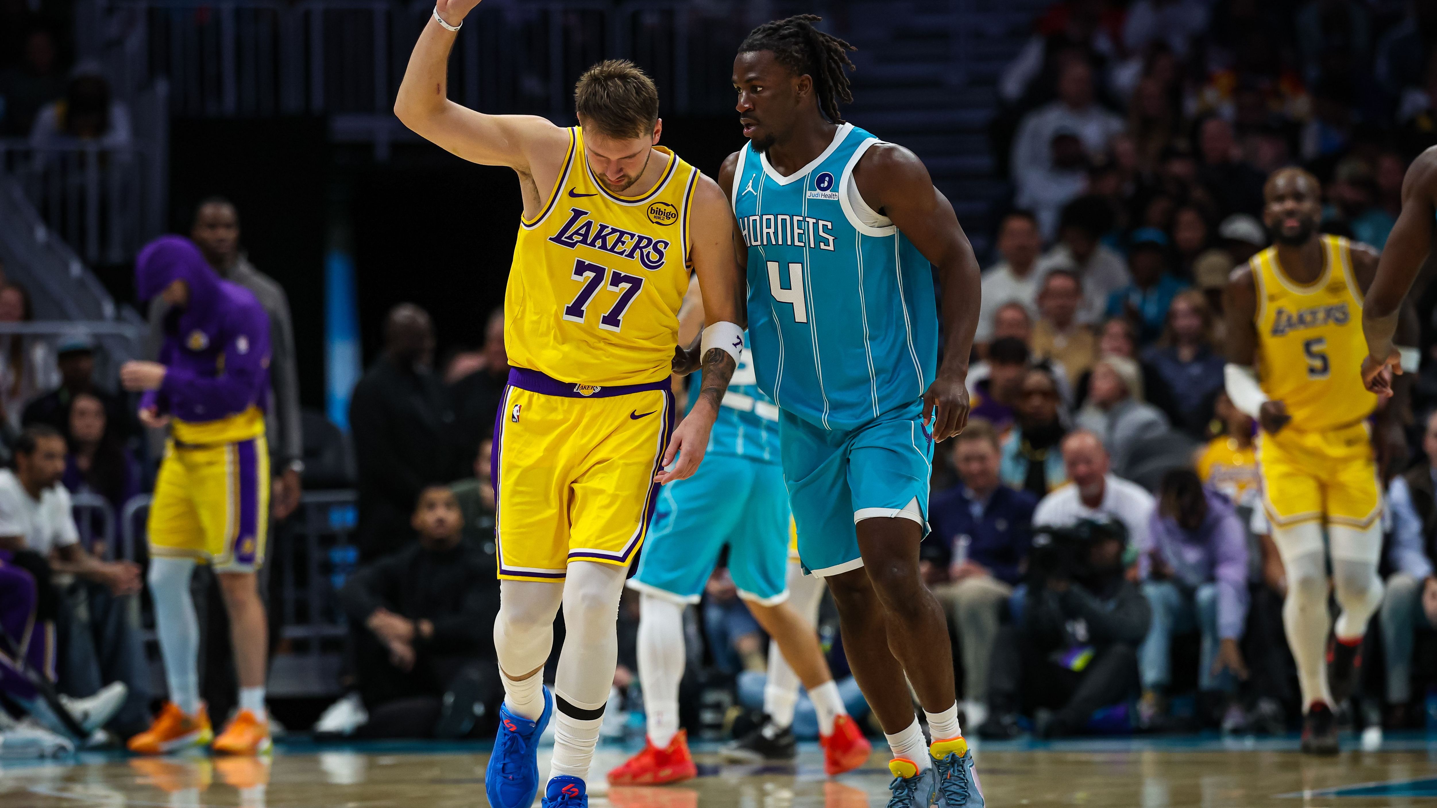 Los Angeles Lakers v Charlotte Hornets