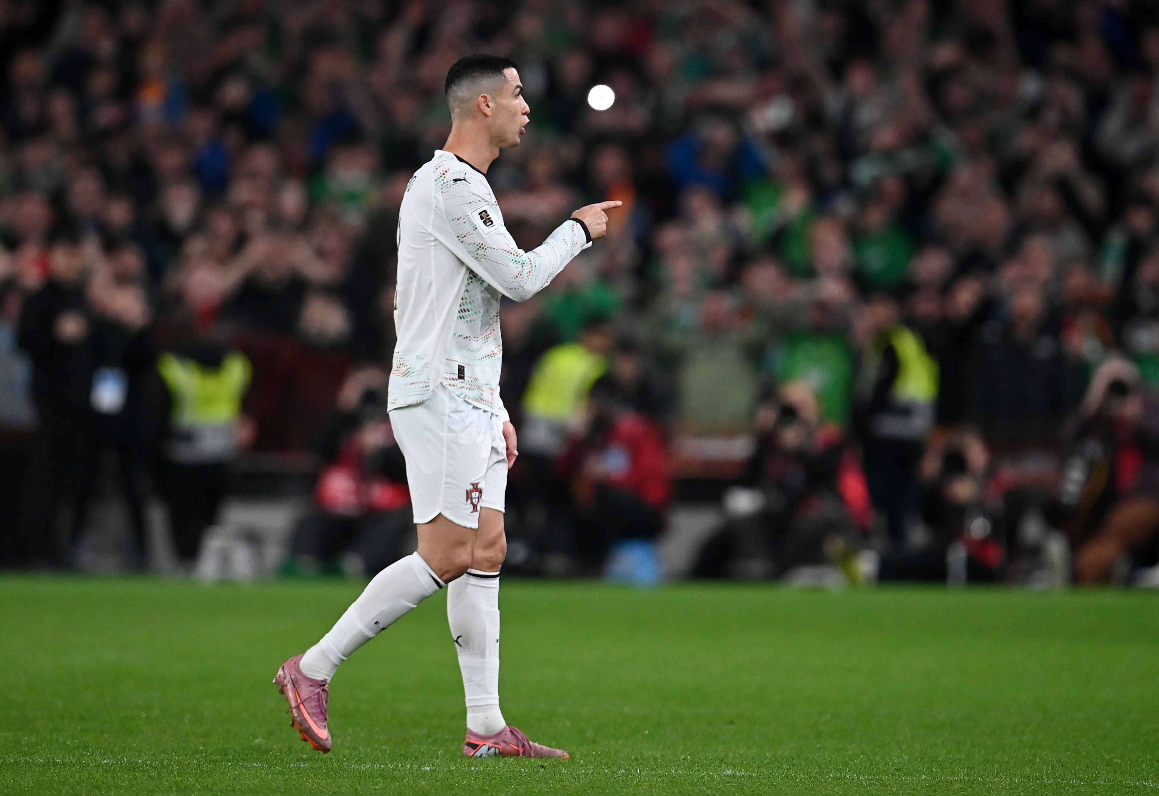 C・ロナウドが一発退場…ポルトガル代表がW杯欧州予選初黒星 | Goal.com