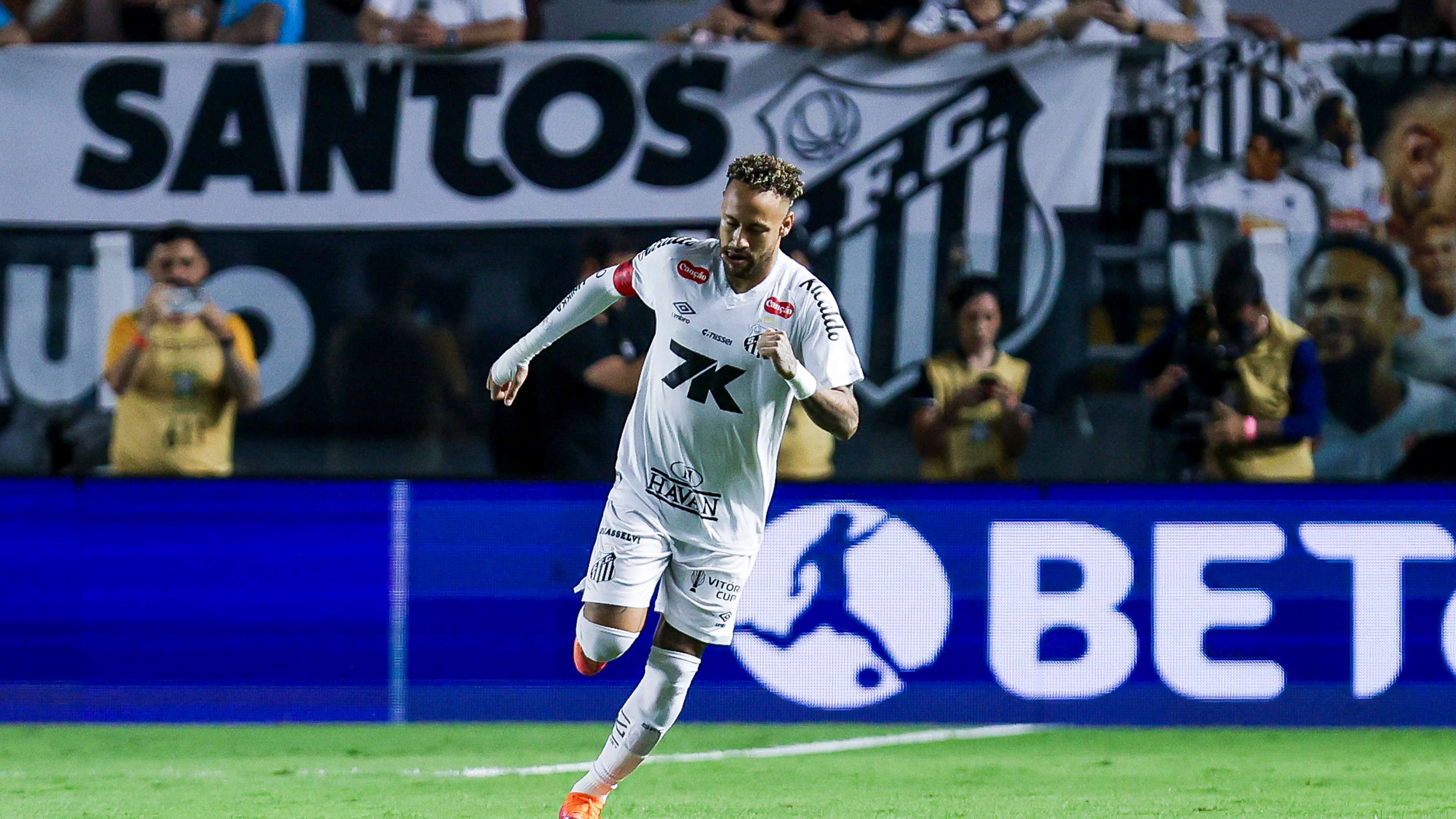 Santos v Mirassol - Brasileirao 2025