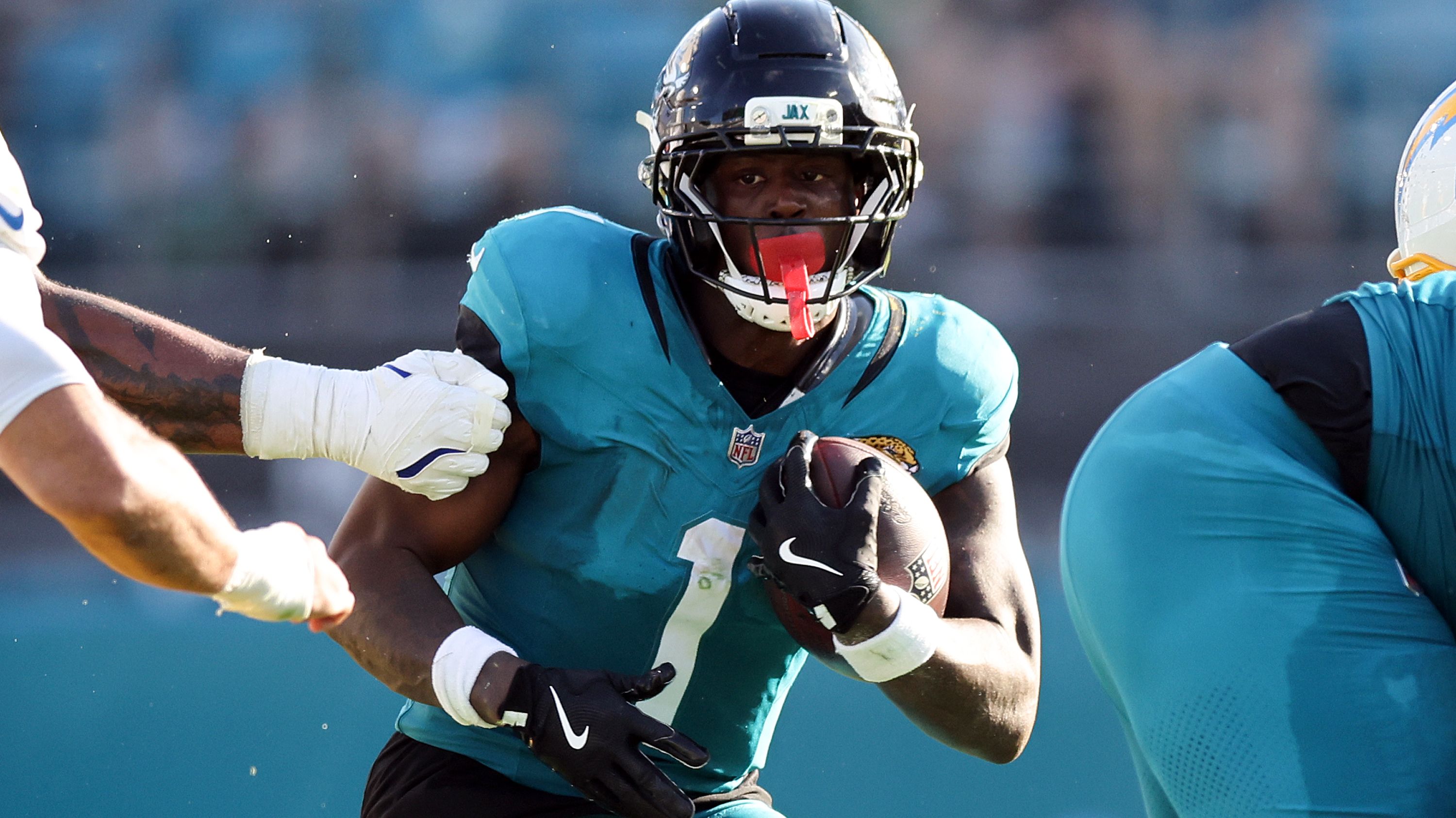 Los Angeles Chargers v Jacksonville Jaguars - NFL 2025