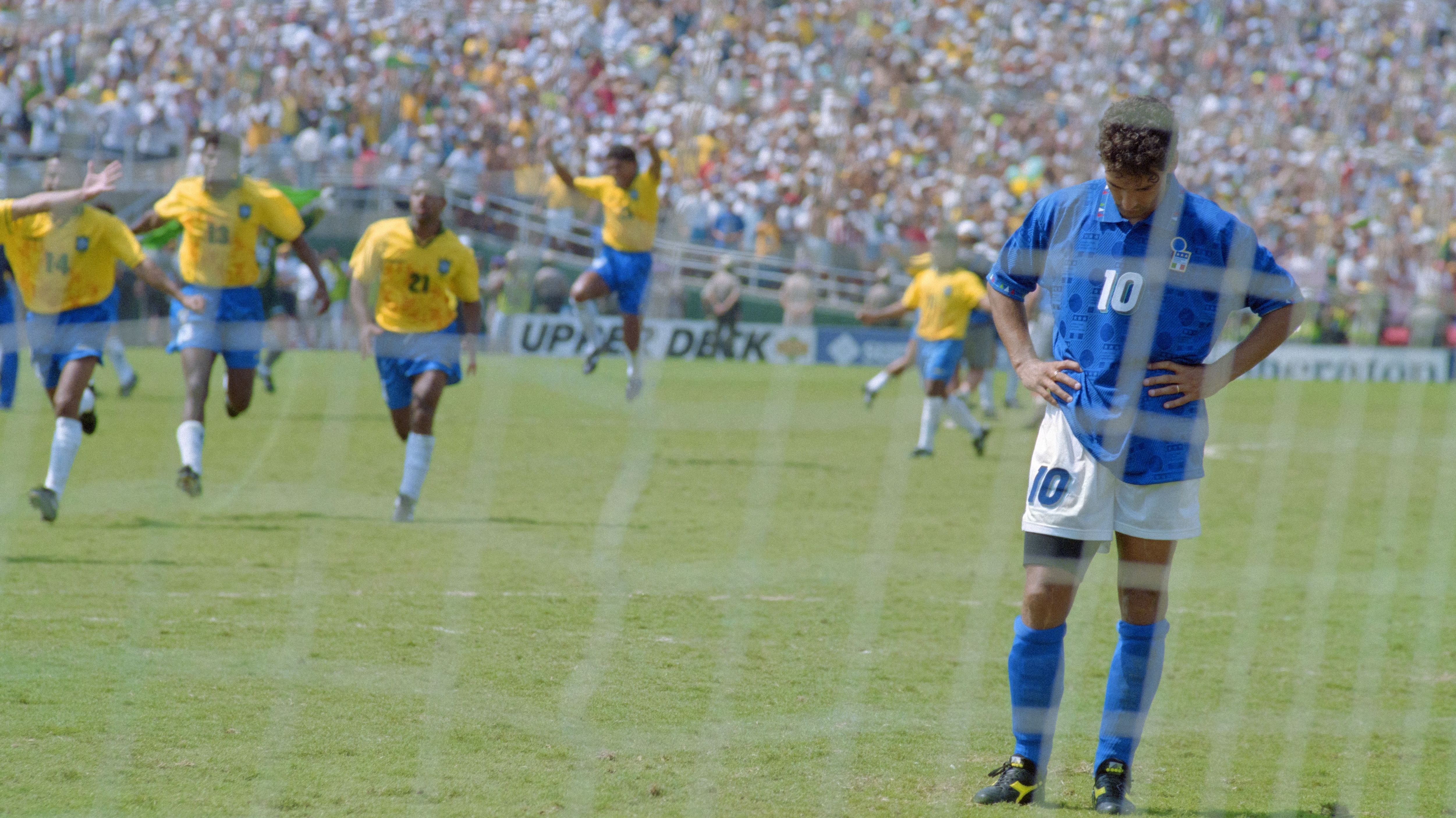 TOPSHOT-FBL-USA-WC1994-BRAZIL-ITALY