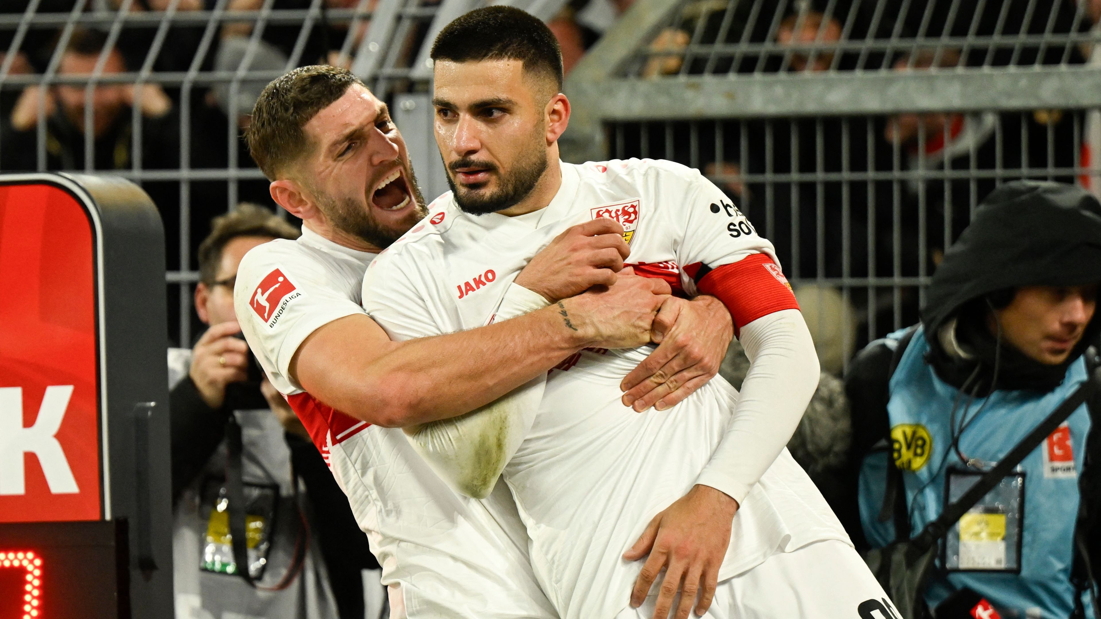 FBL-GER-BUNDESLIGA-DORTMUND-STUTTGART