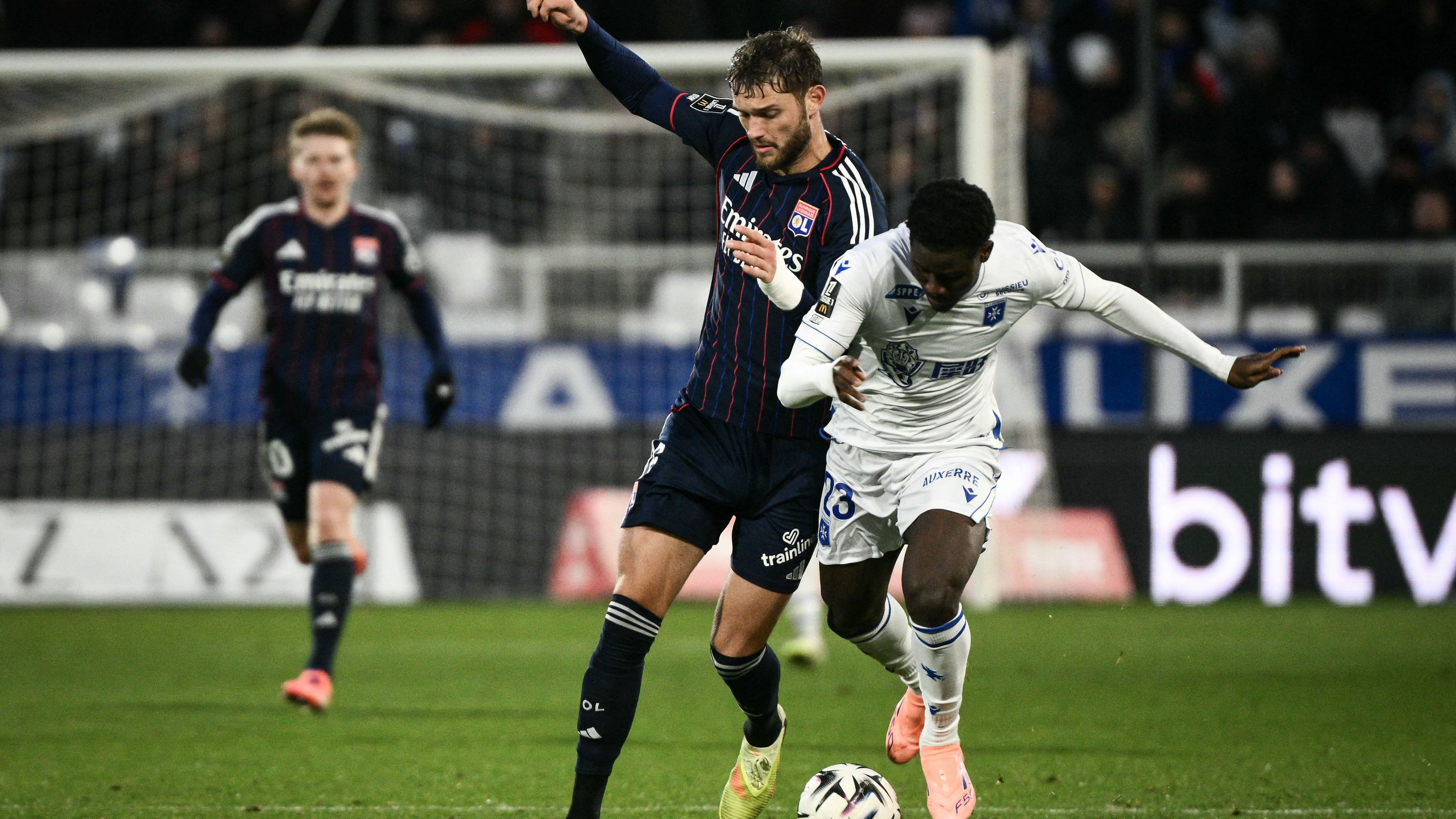 FBL-FRA-LIGUE1-AUXERRE-LYON