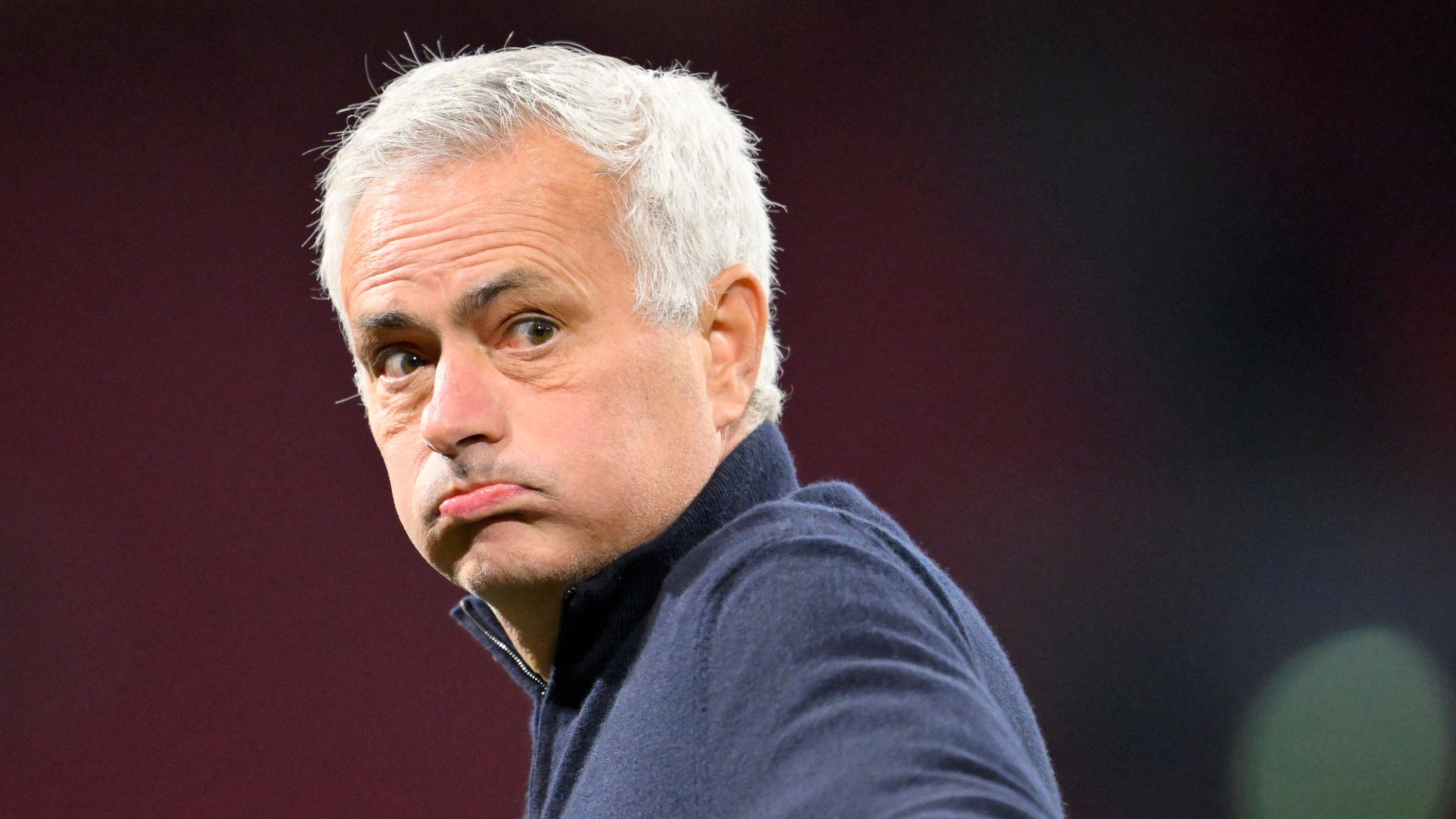 “Kehebatan Yang Dikubur Oleh Rasa Iri!” – Presiden Napoli Klaim Jose Mourinho Adalah Korban Kritik Kejam & Anggap The Special One Bakal Diperlakukan Dengan Istimewa Di Amerika Serikat