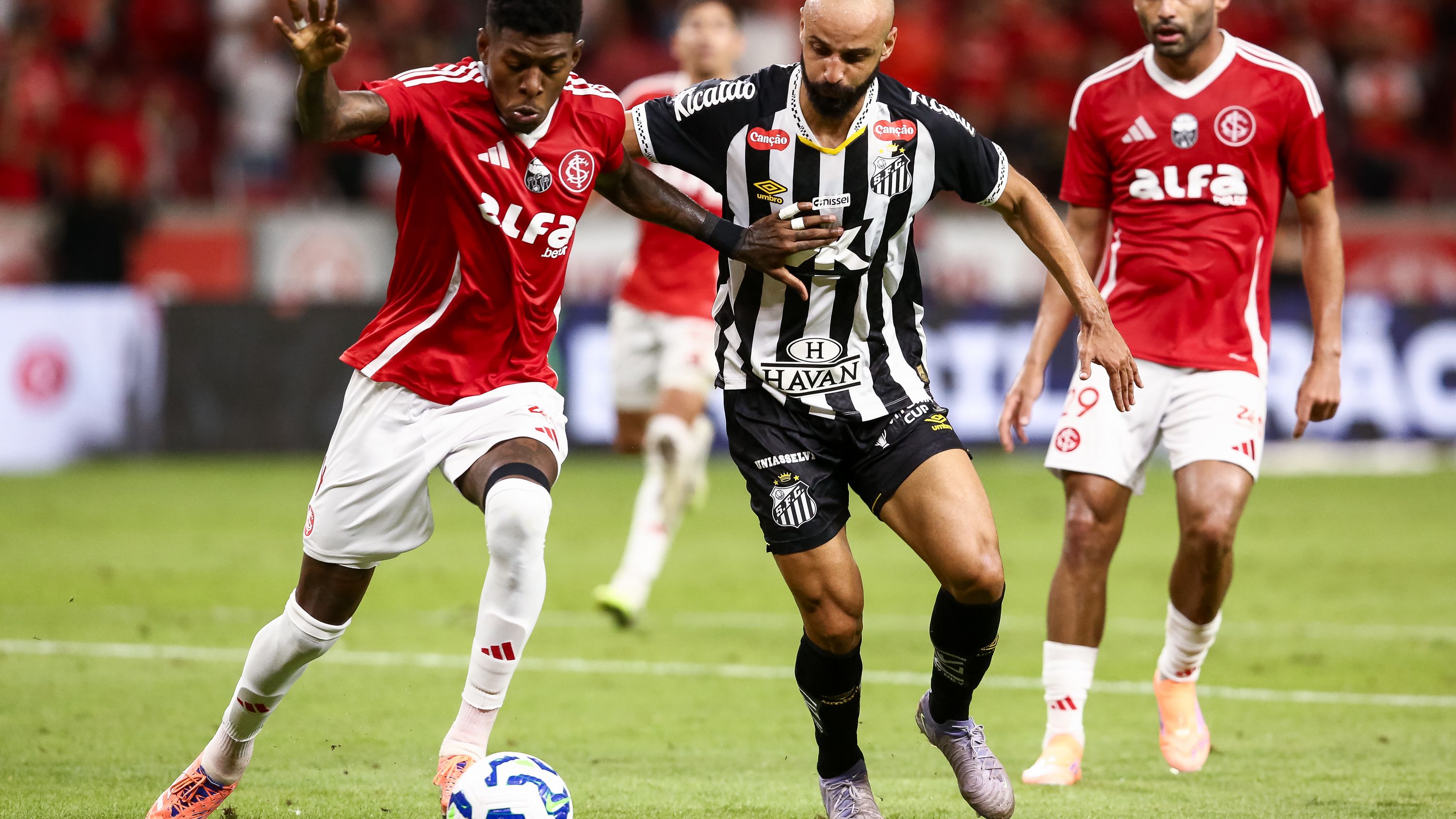 Internacional v Santos - Brasileirao 2025