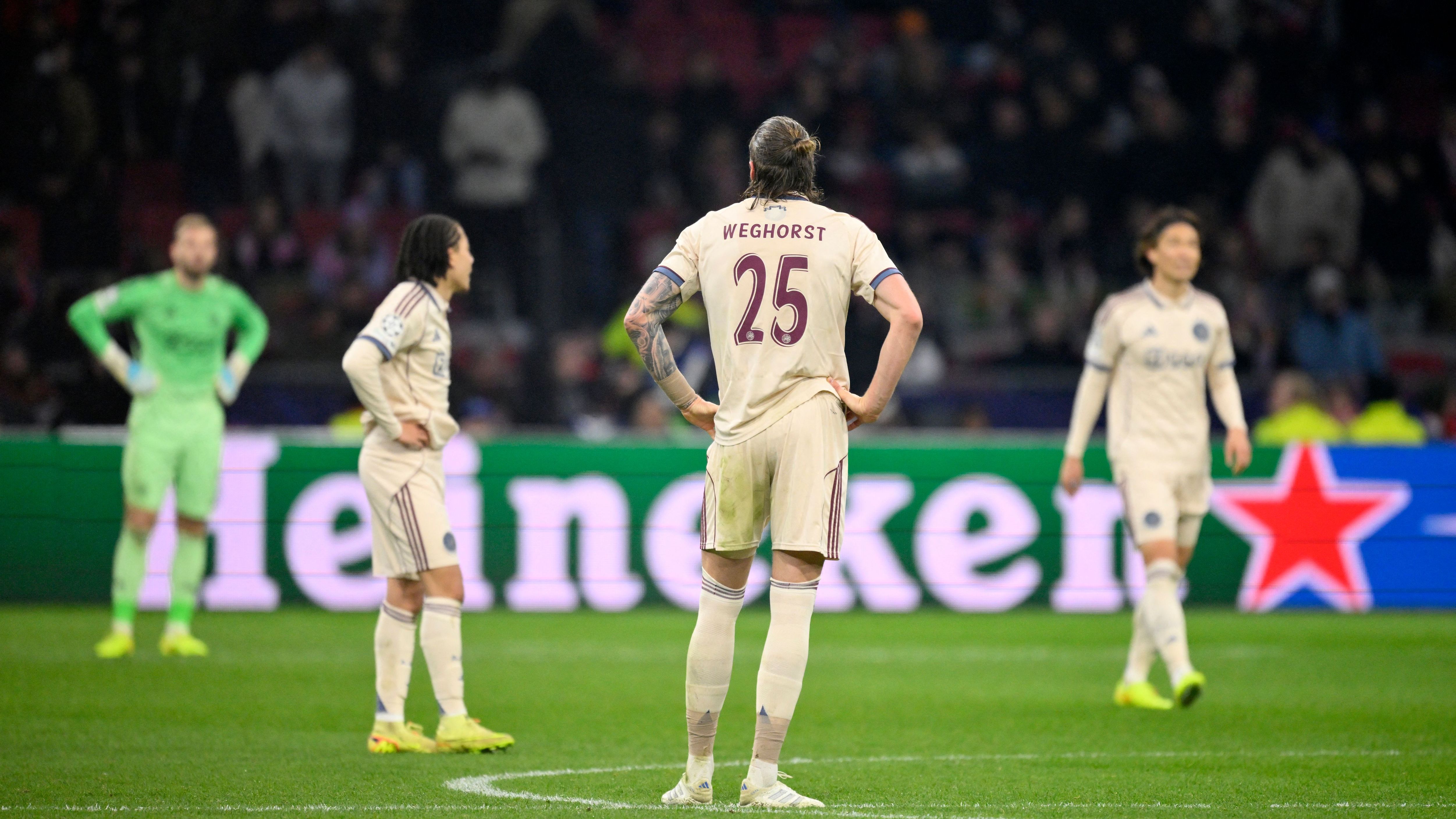 FBL-EUR-C1-AJAX-BENFICA