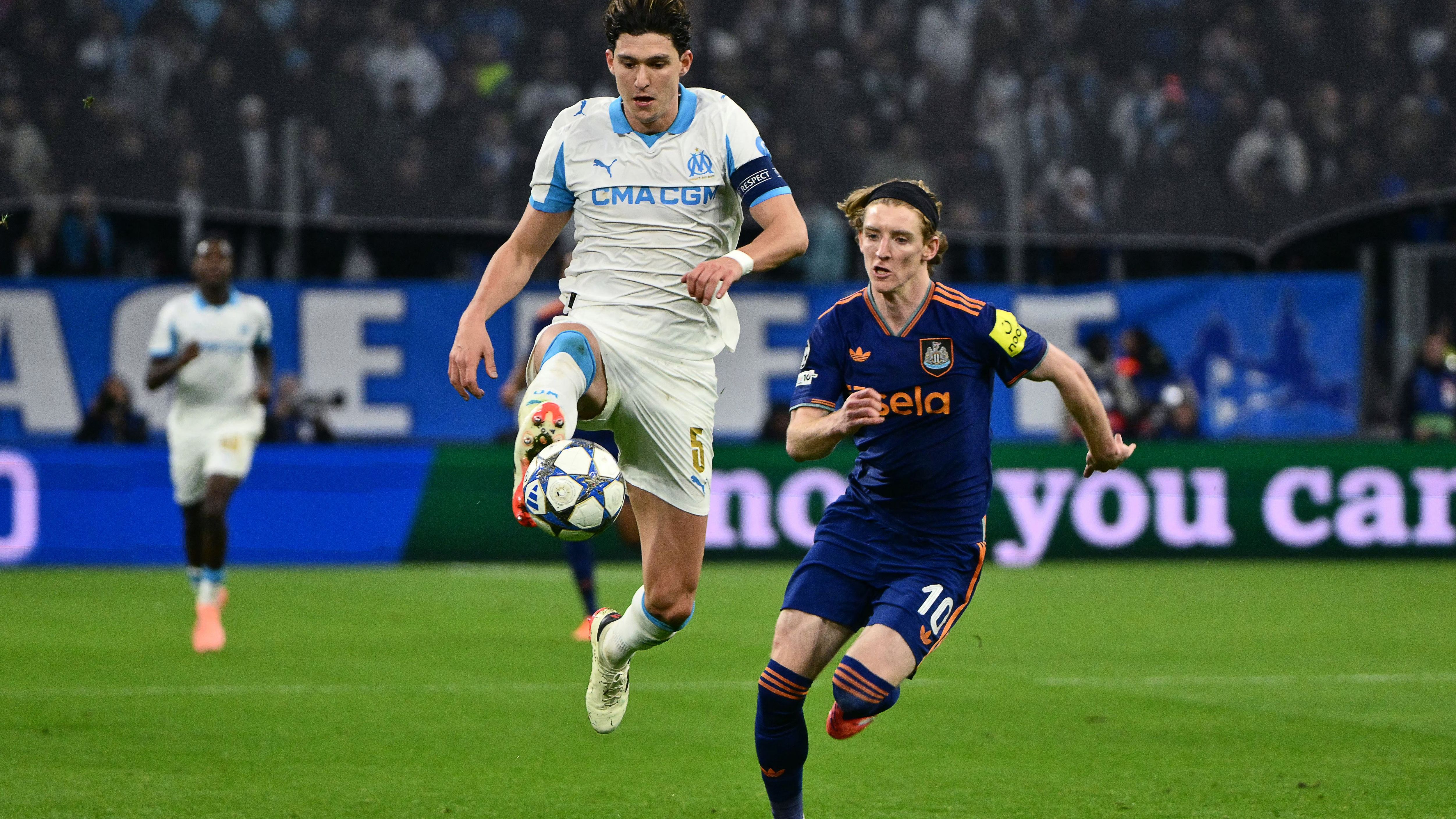 TOPSHOT-FBL-EUR-C1-MARSEILLE-NEWCASTLE