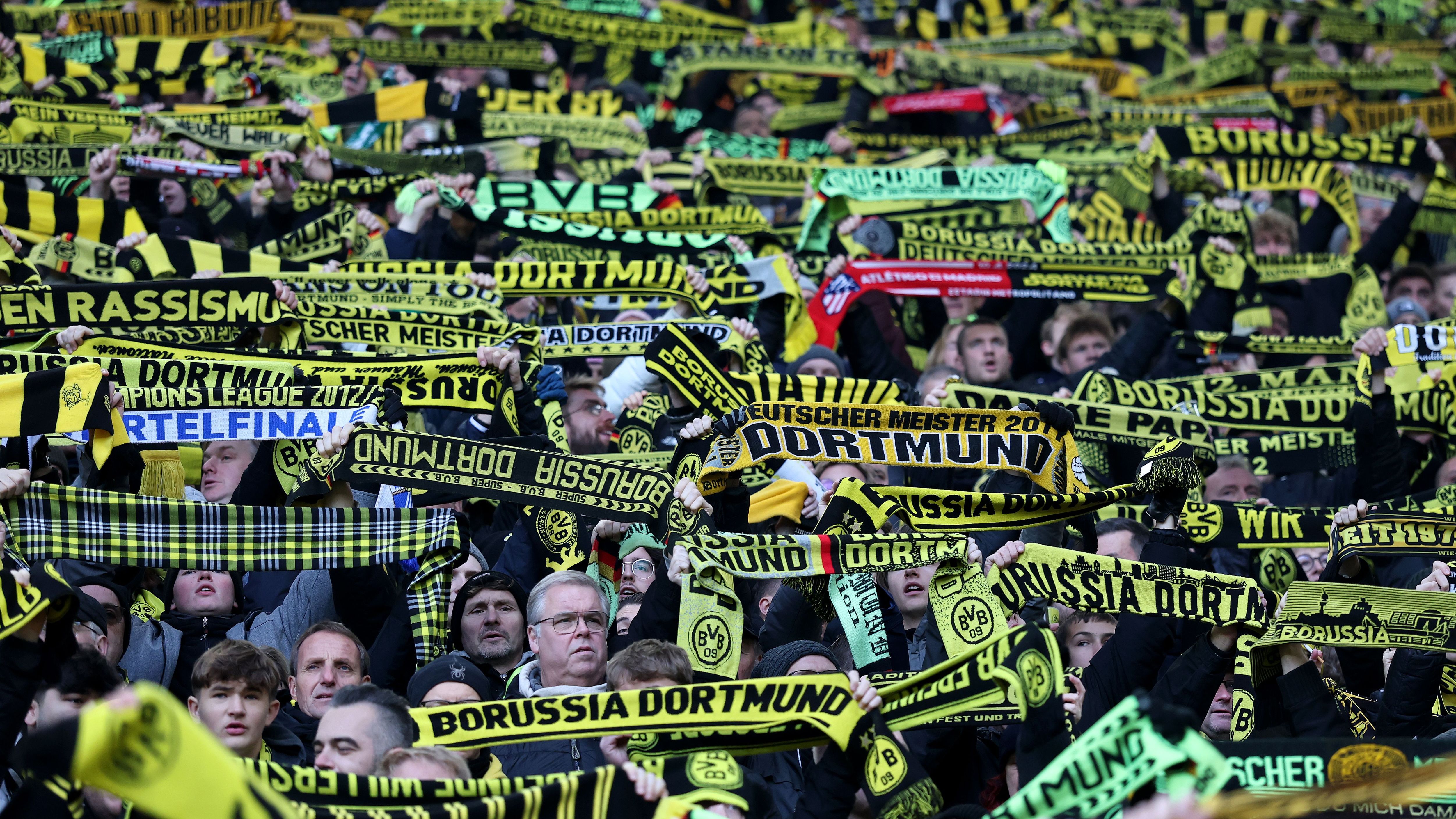 Borussia Dortmund v VfB Stuttgart - Bundesliga
