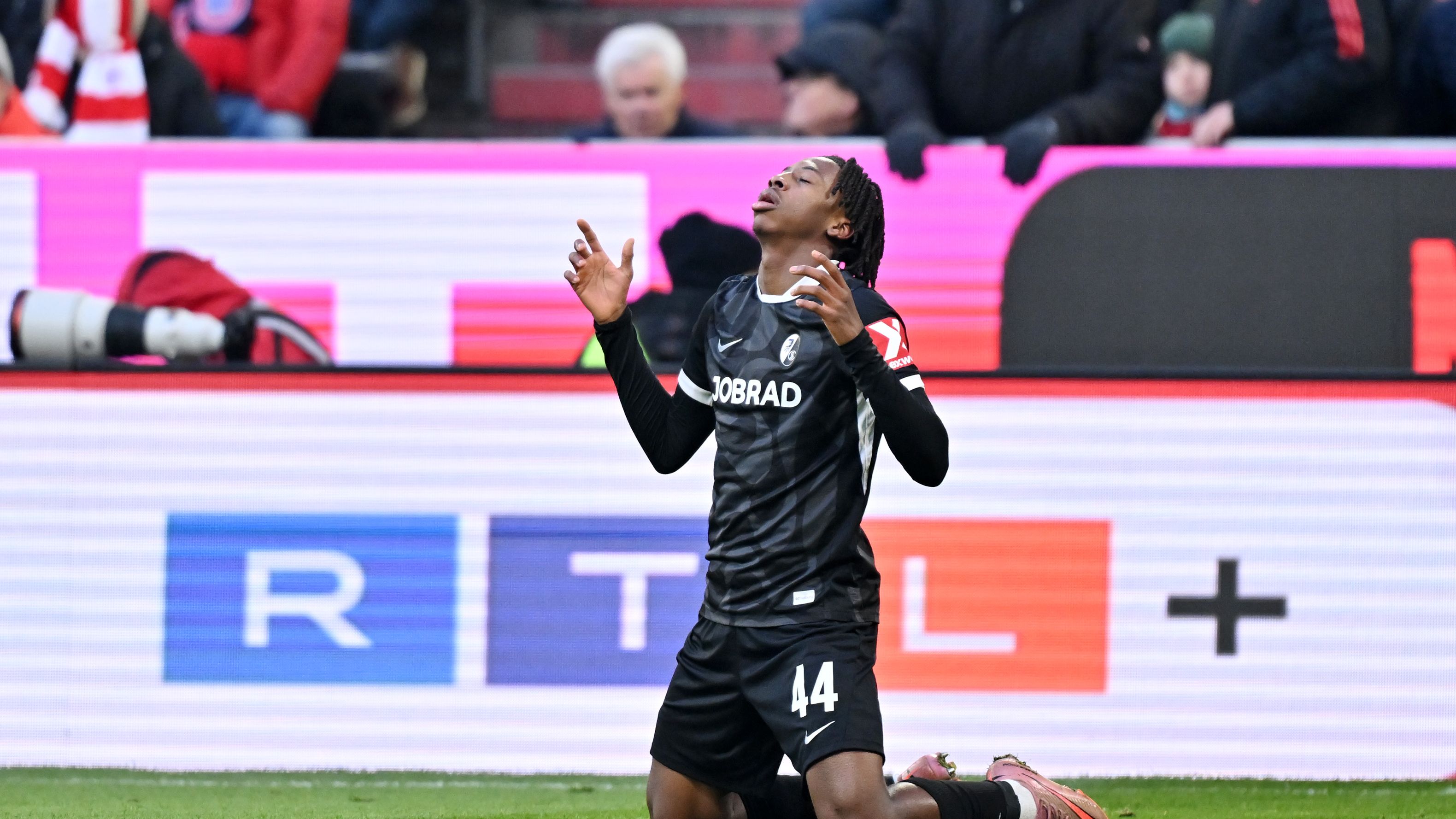 FC Bayern München v Sport-Club Freiburg - Bundesliga