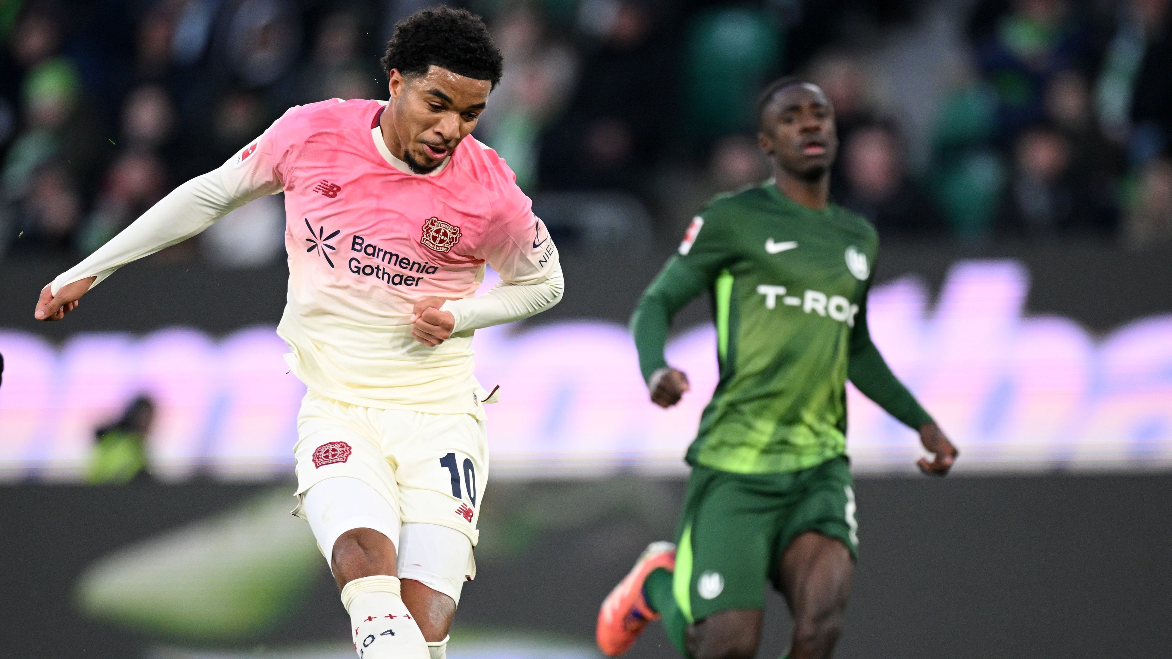 VfL Wolfsburg v Bayer 04 Leverkusen - Bundesliga