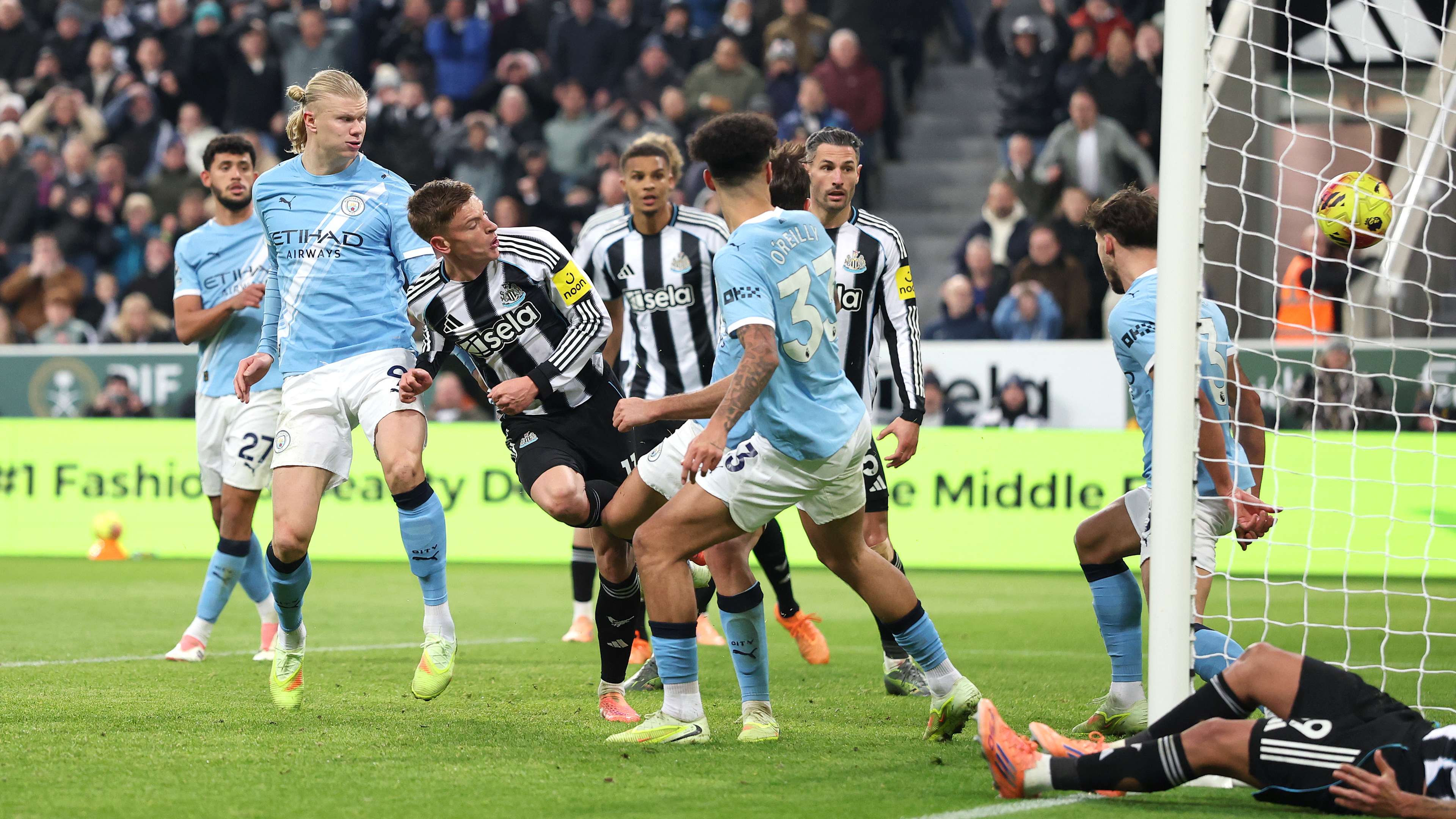 Newcastle United v Manchester City - Premier League