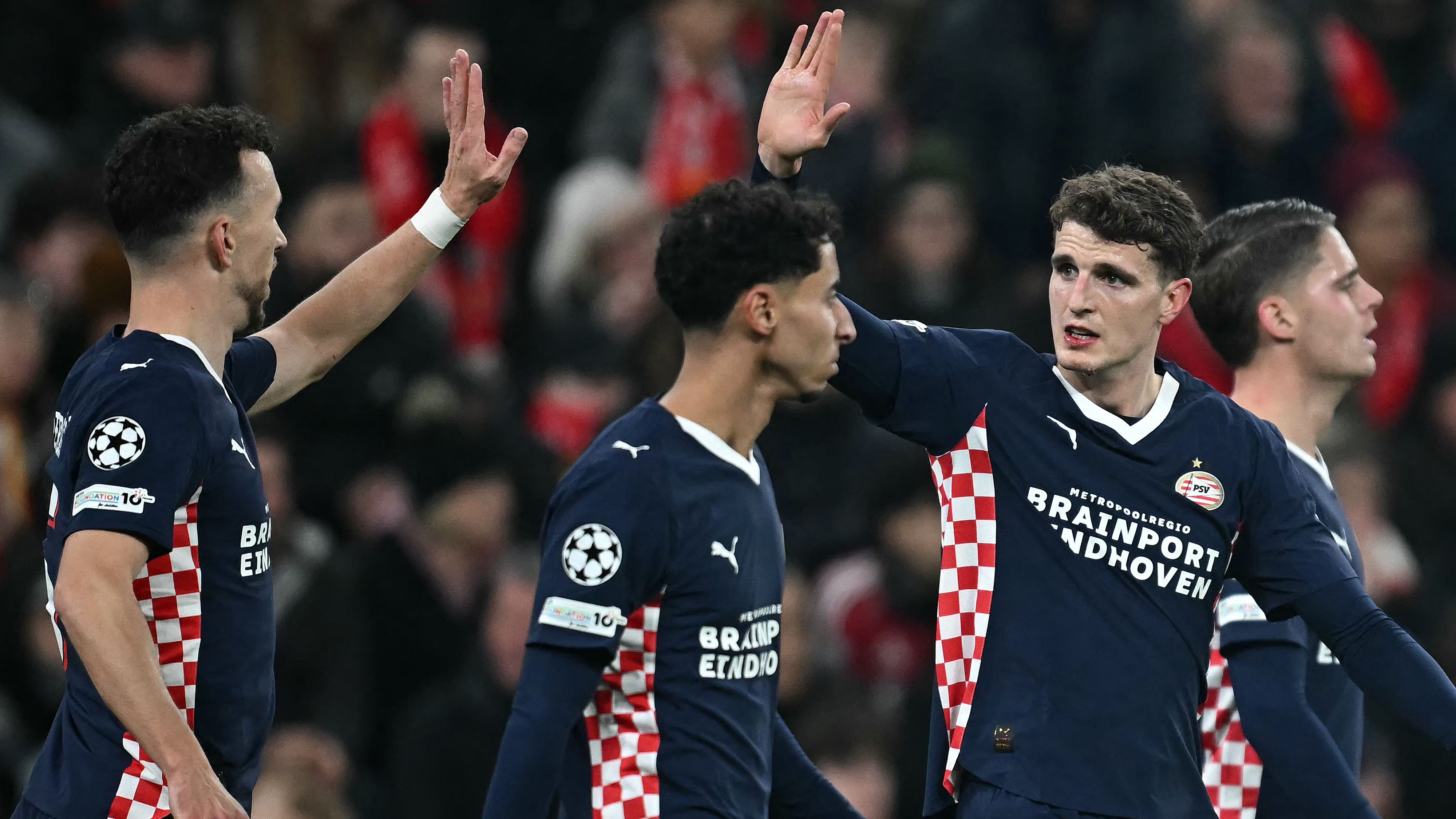 TOPSHOT-FBL-EUR-C1-LIVERPOOL-PSV