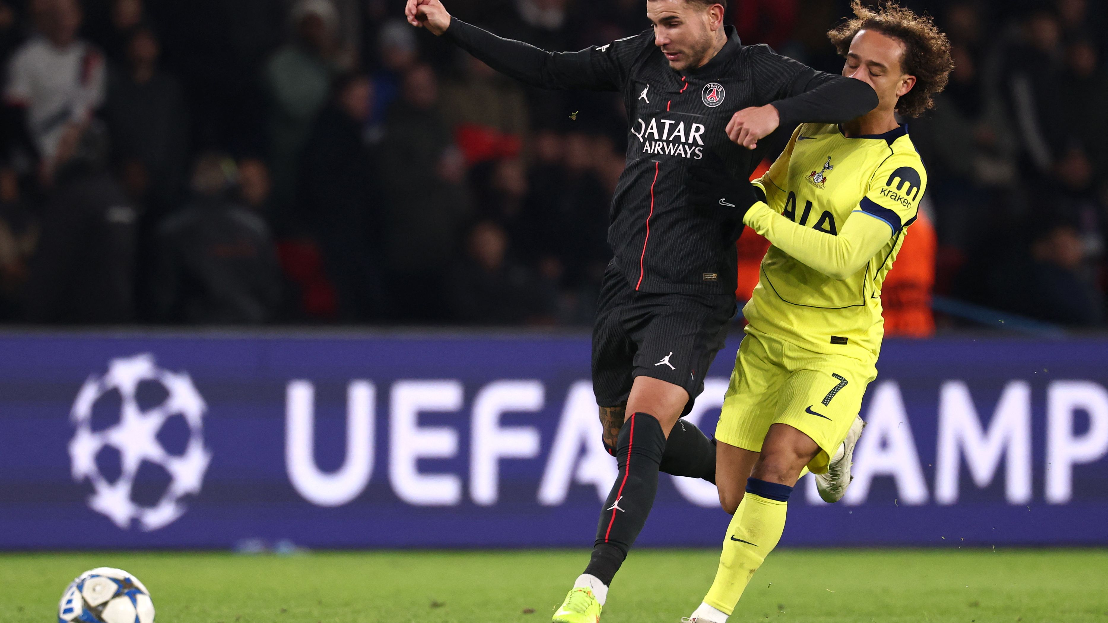 TOPSHOT-FBL-EUR-C1-PSG-TOTTENHAM