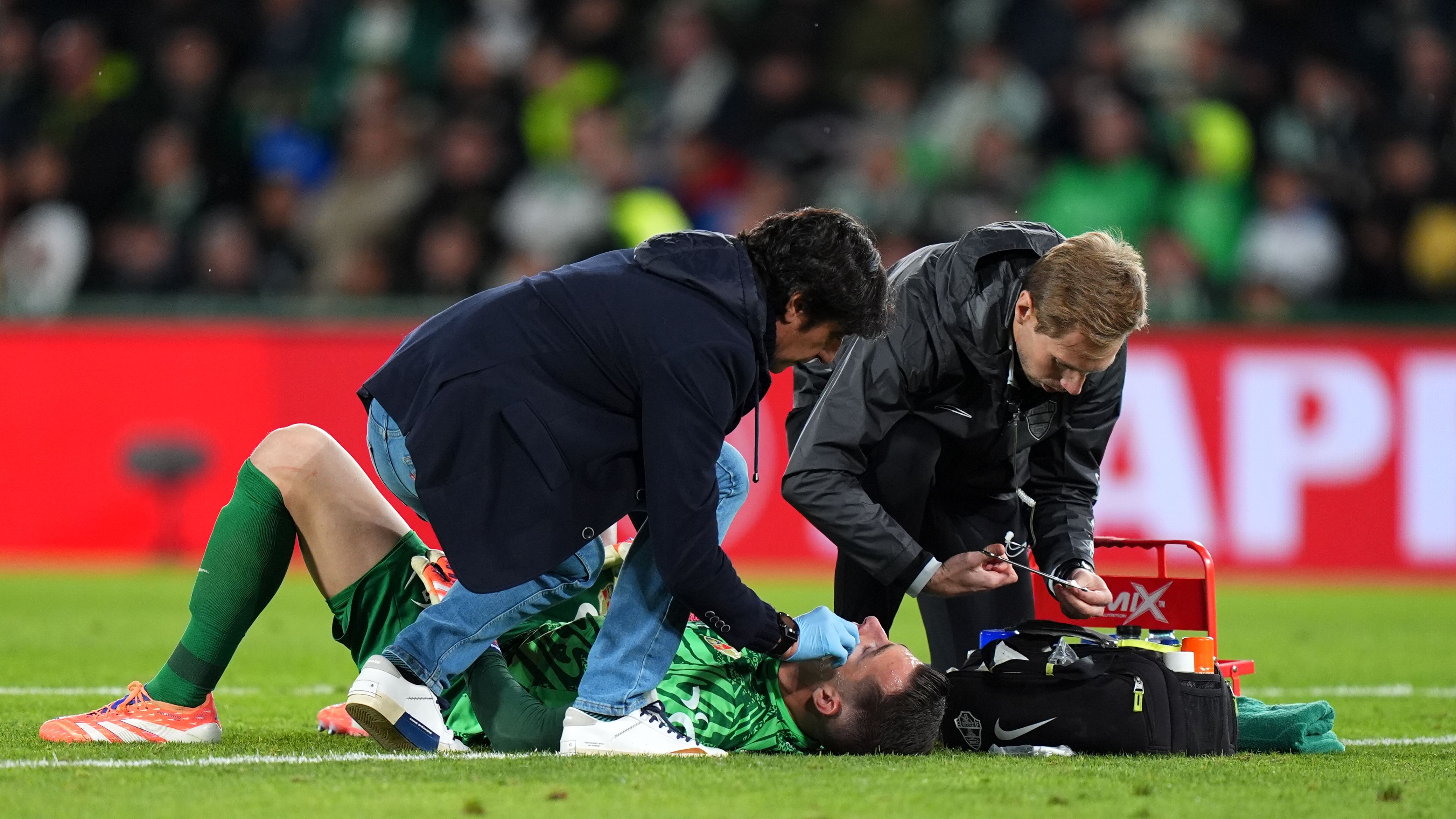 PENJELASAN: Mengapa La Liga Tak Akan Tinjau Tabrakan Kontroversial Vinicius Jr Yang Sebabkan Inaki Pena Berdarah Saat Real Madrid Susah Payah Imbangi Elche