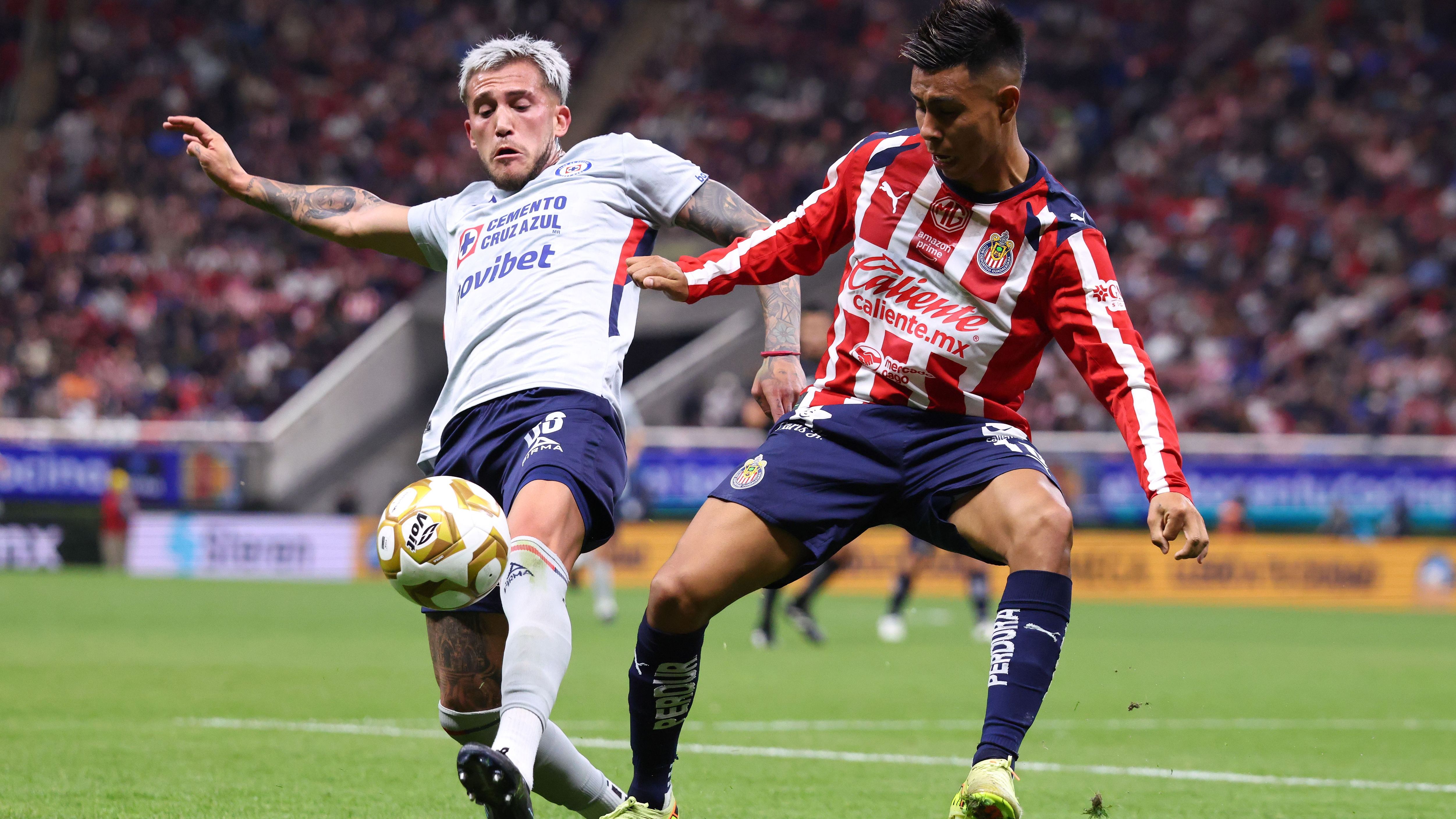 Chivas v Cruz Azul - Playoffs Torneo Apertura 2025 Liga MX