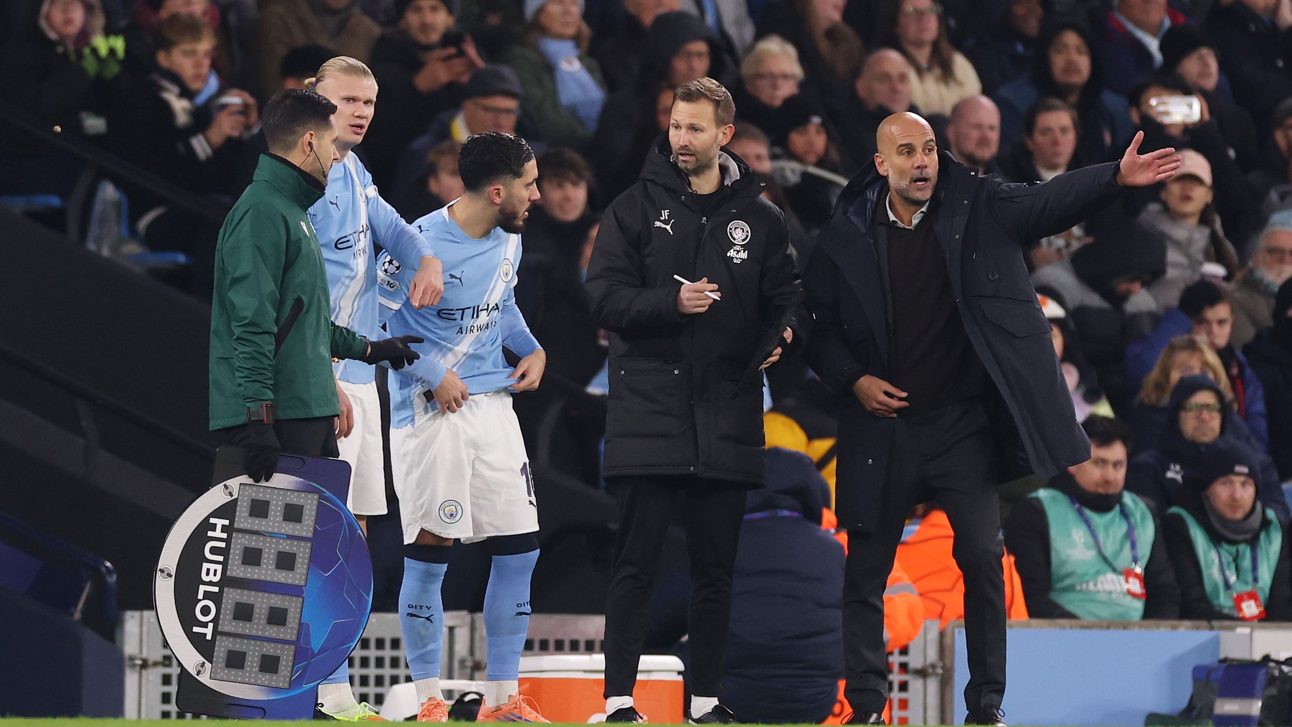 Manchester City v Bayer 04 Leverkusen - UEFA Champions League 2025/26 League Phase MD5