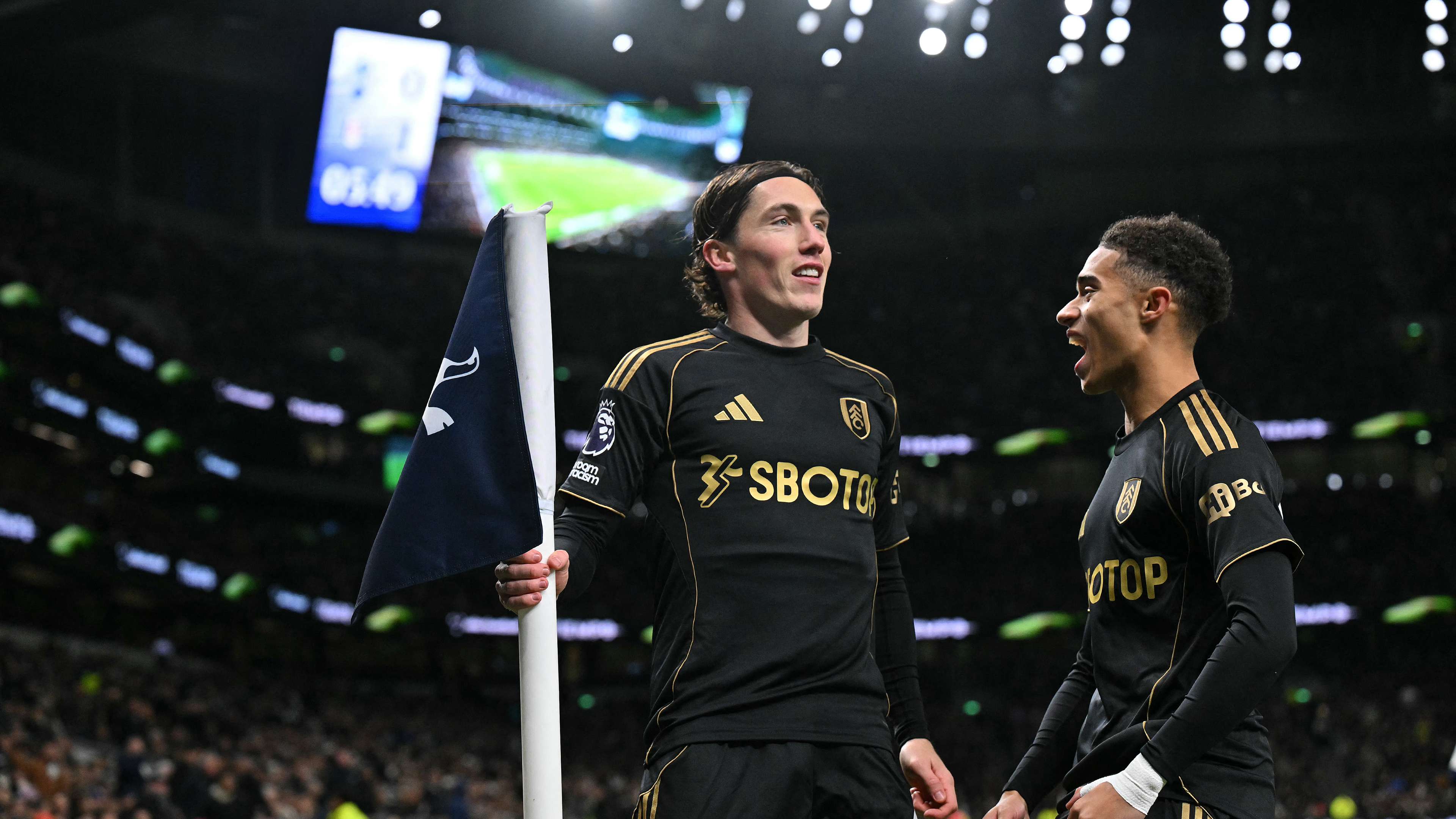 FBL-ENG-PR-TOTTENHAM-FULHAM