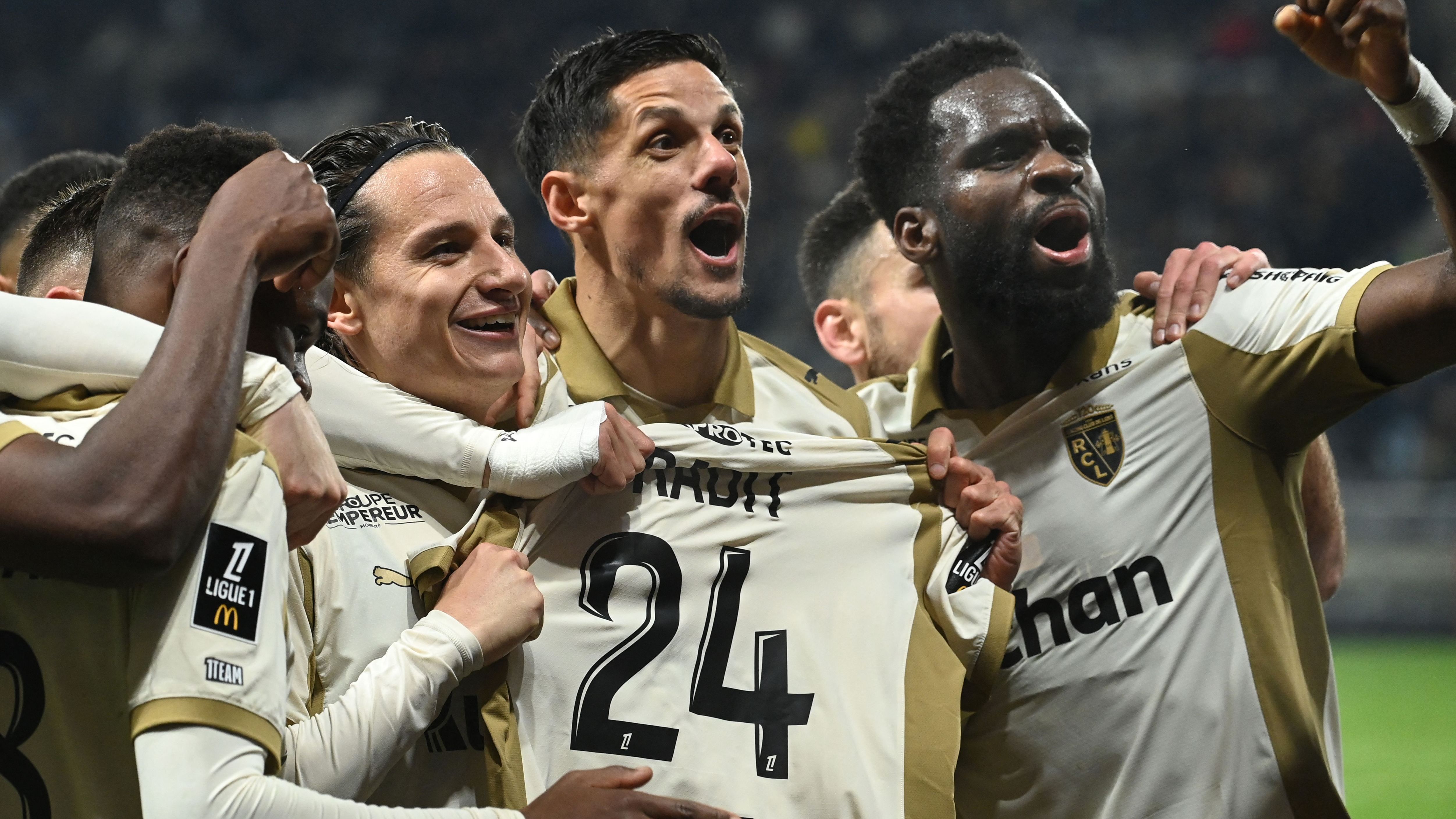 FBL-FRA-LIGUE1-ANGERS-LENS