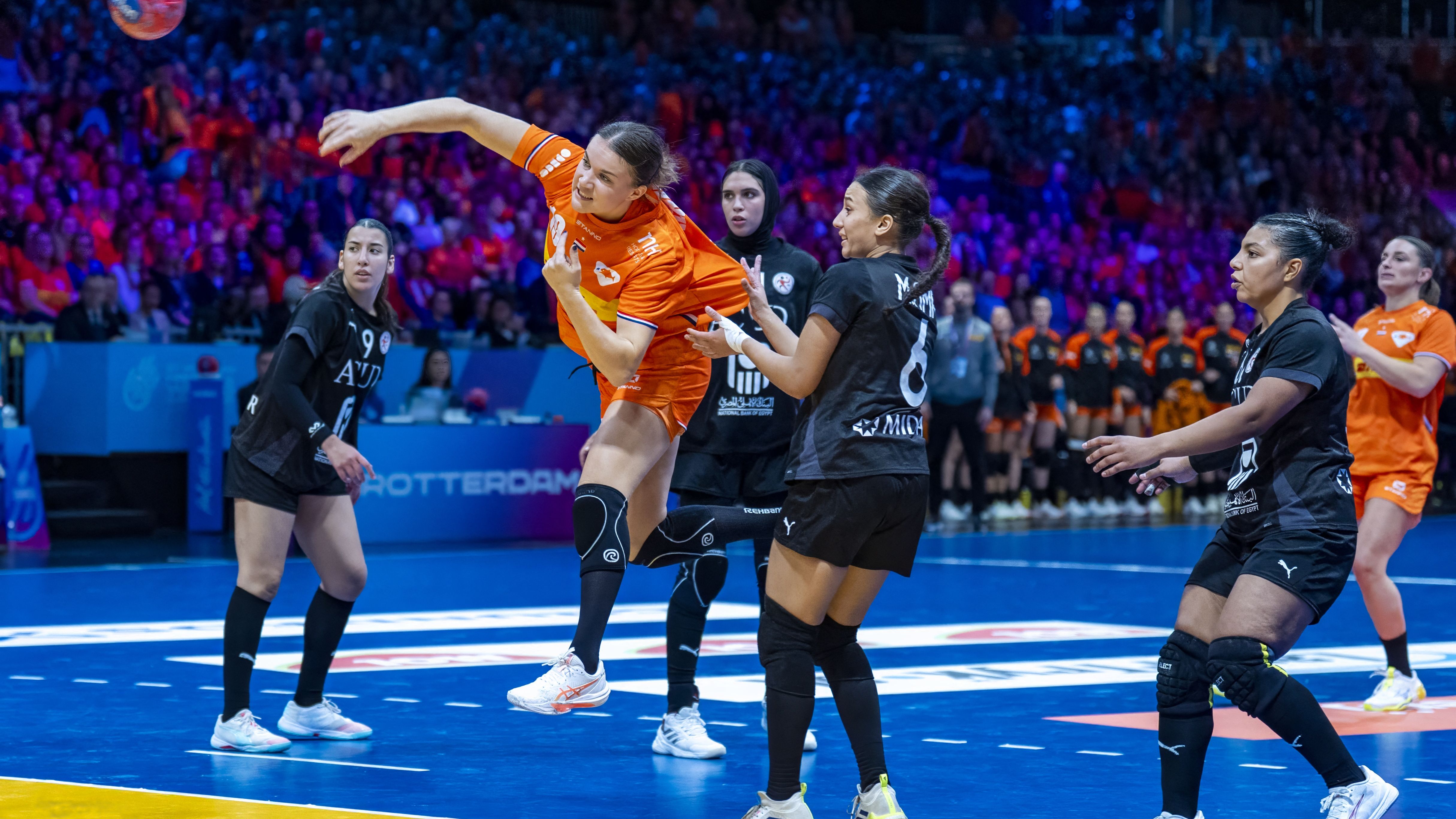 HANDBALL-WORLD-WOMEN-NED-EGY